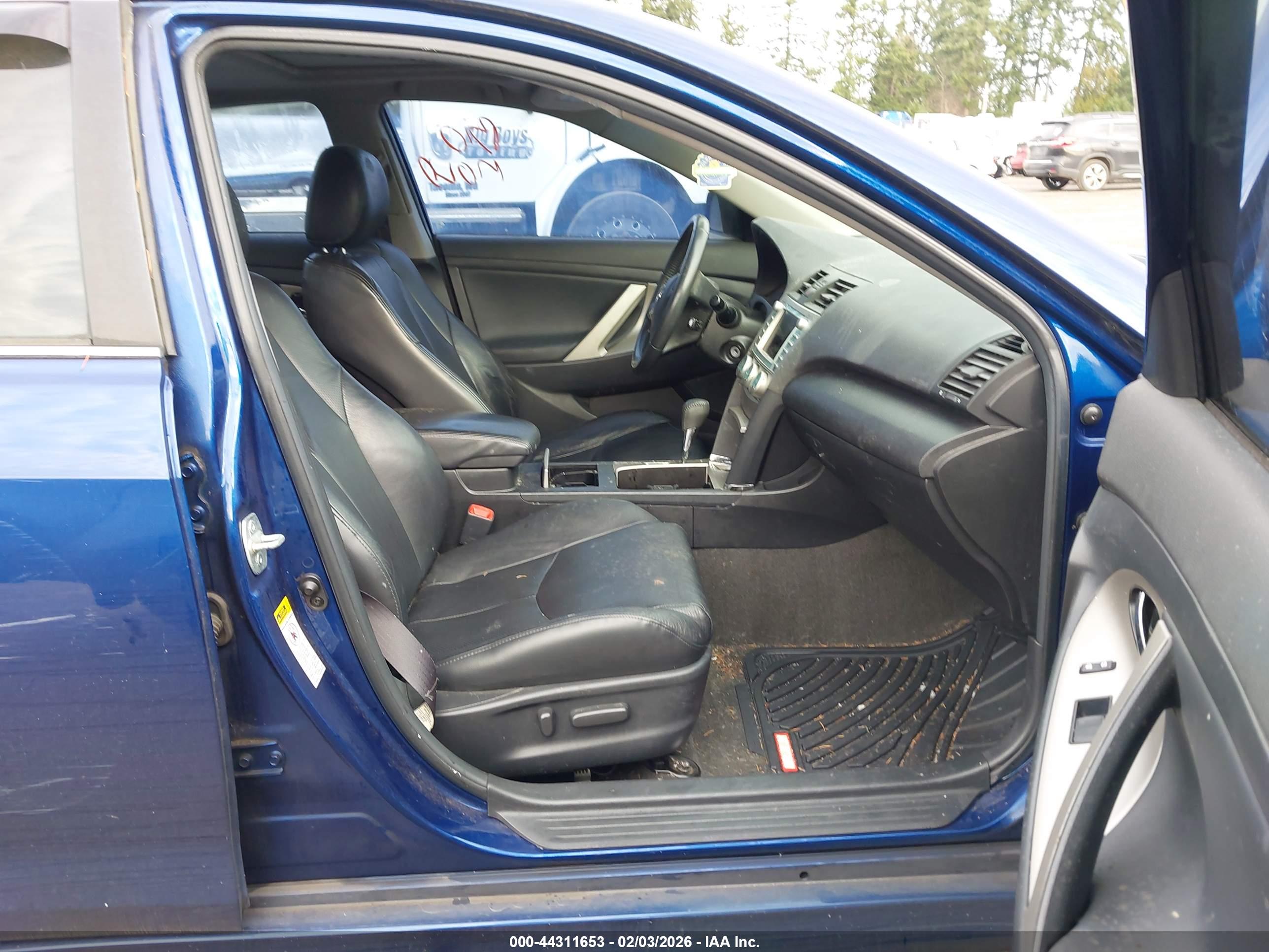 TOYOTA CAMRY image 5