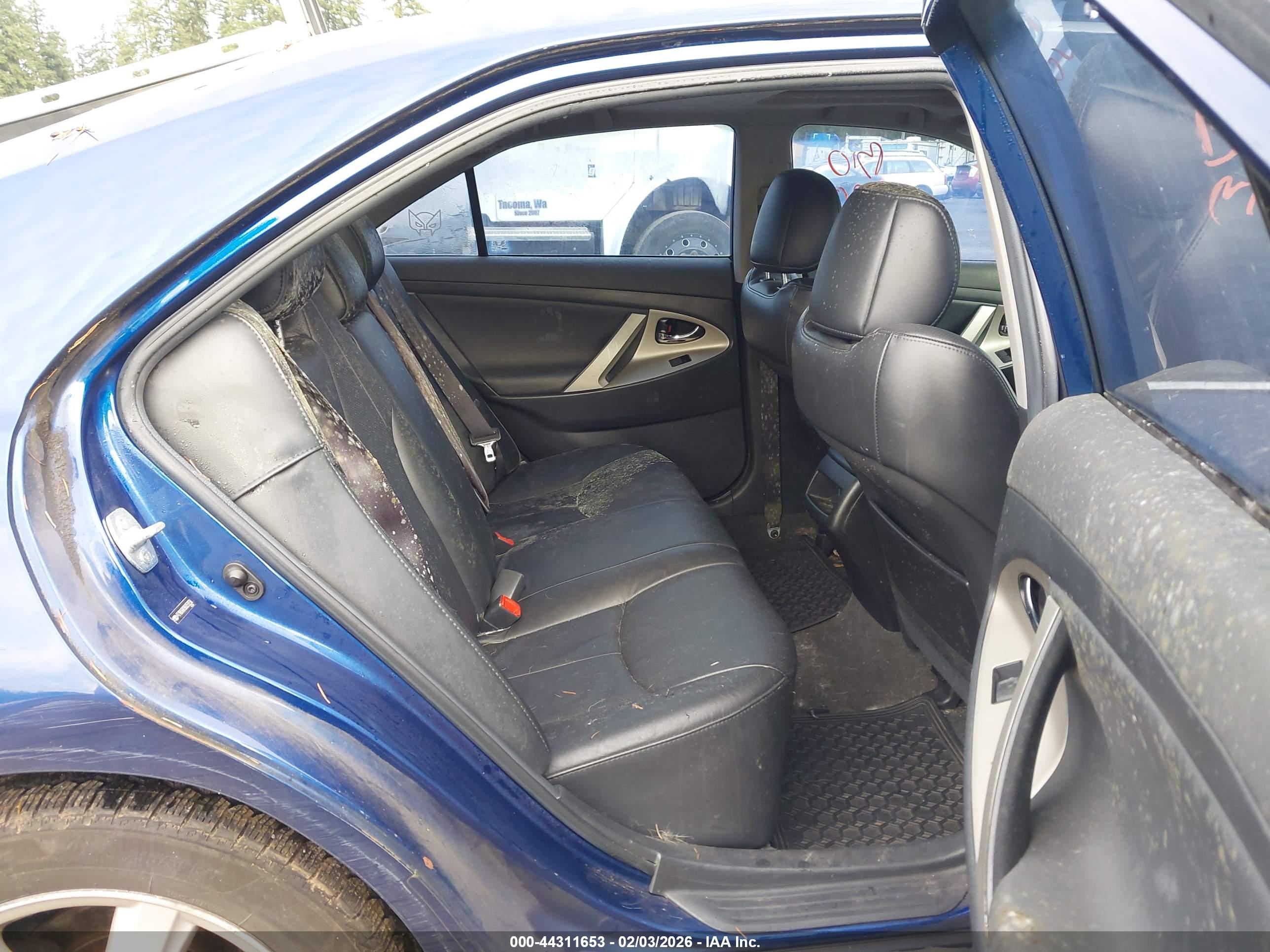 TOYOTA CAMRY image 8