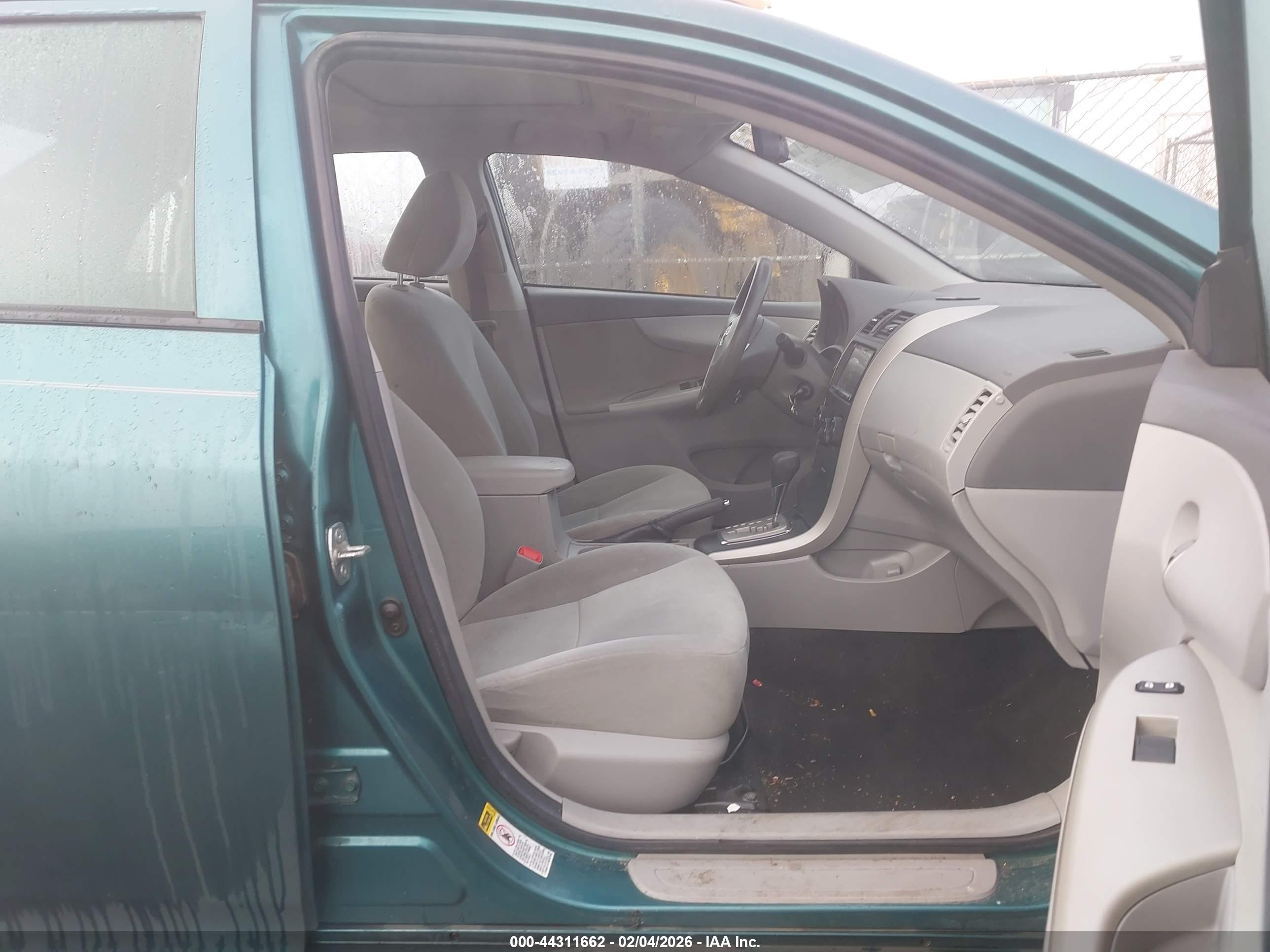 TOYOTA COROLLA image 5