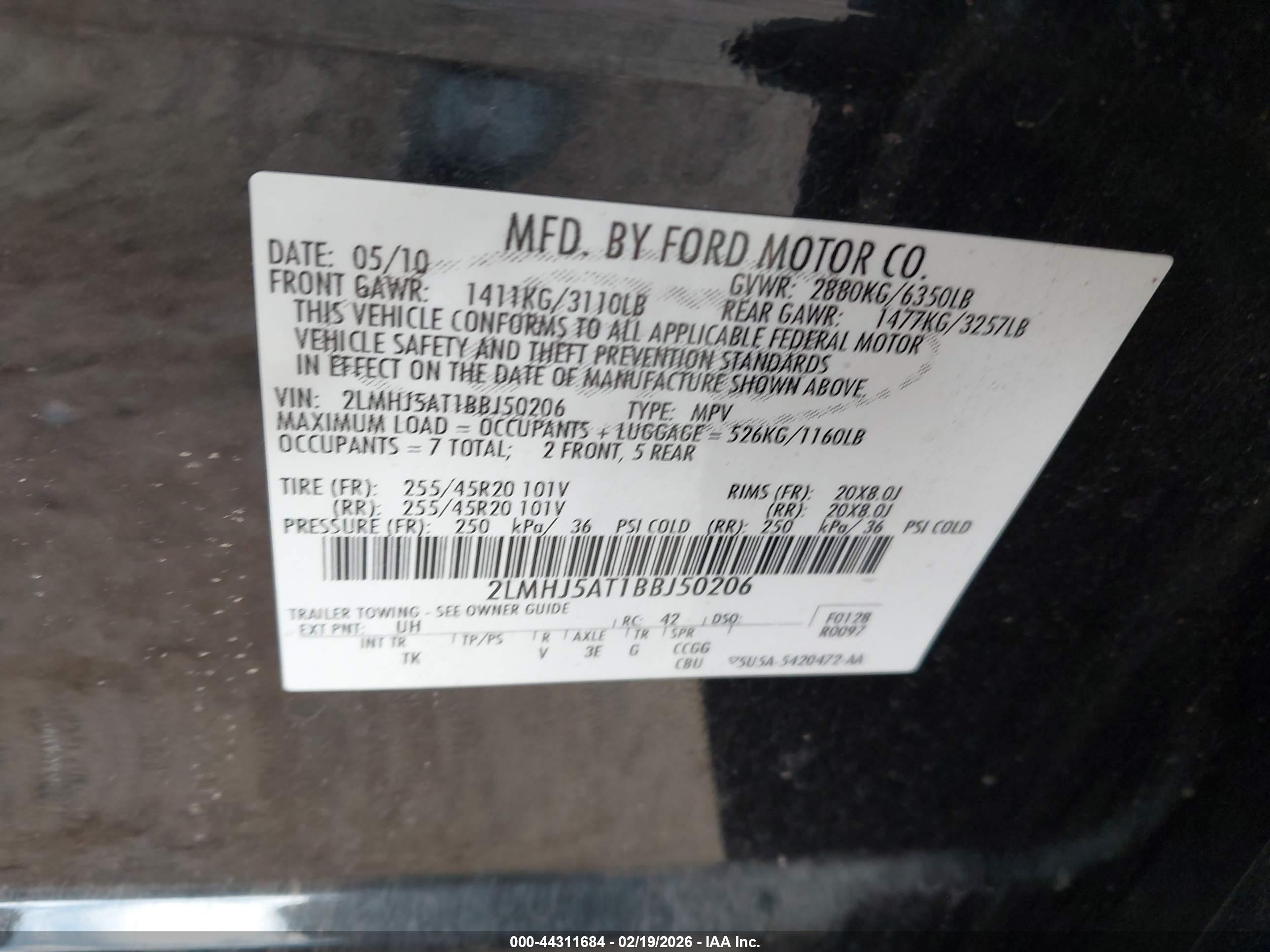 LINCOLN MKT image 9