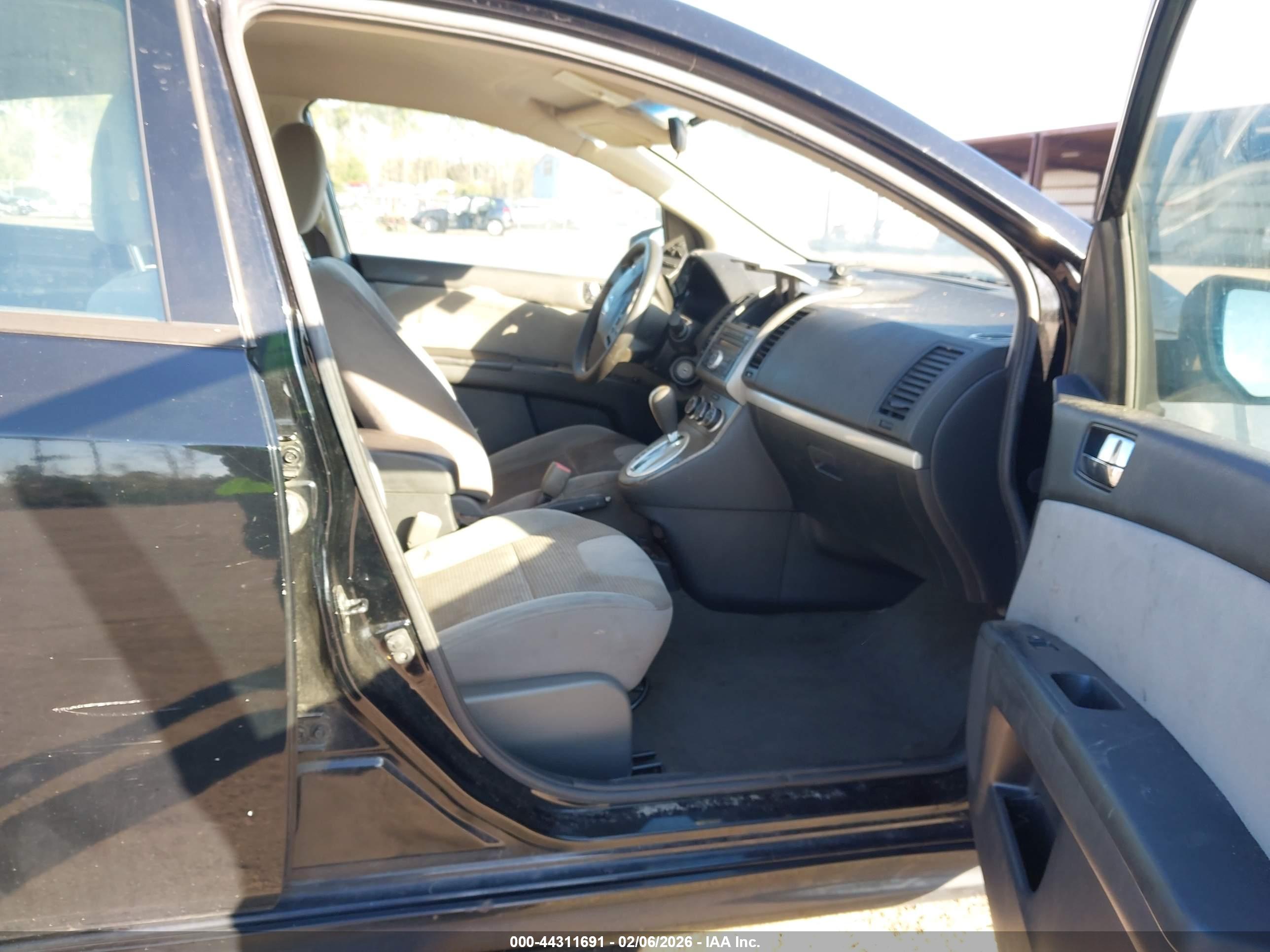NISSAN SENTRA image 5