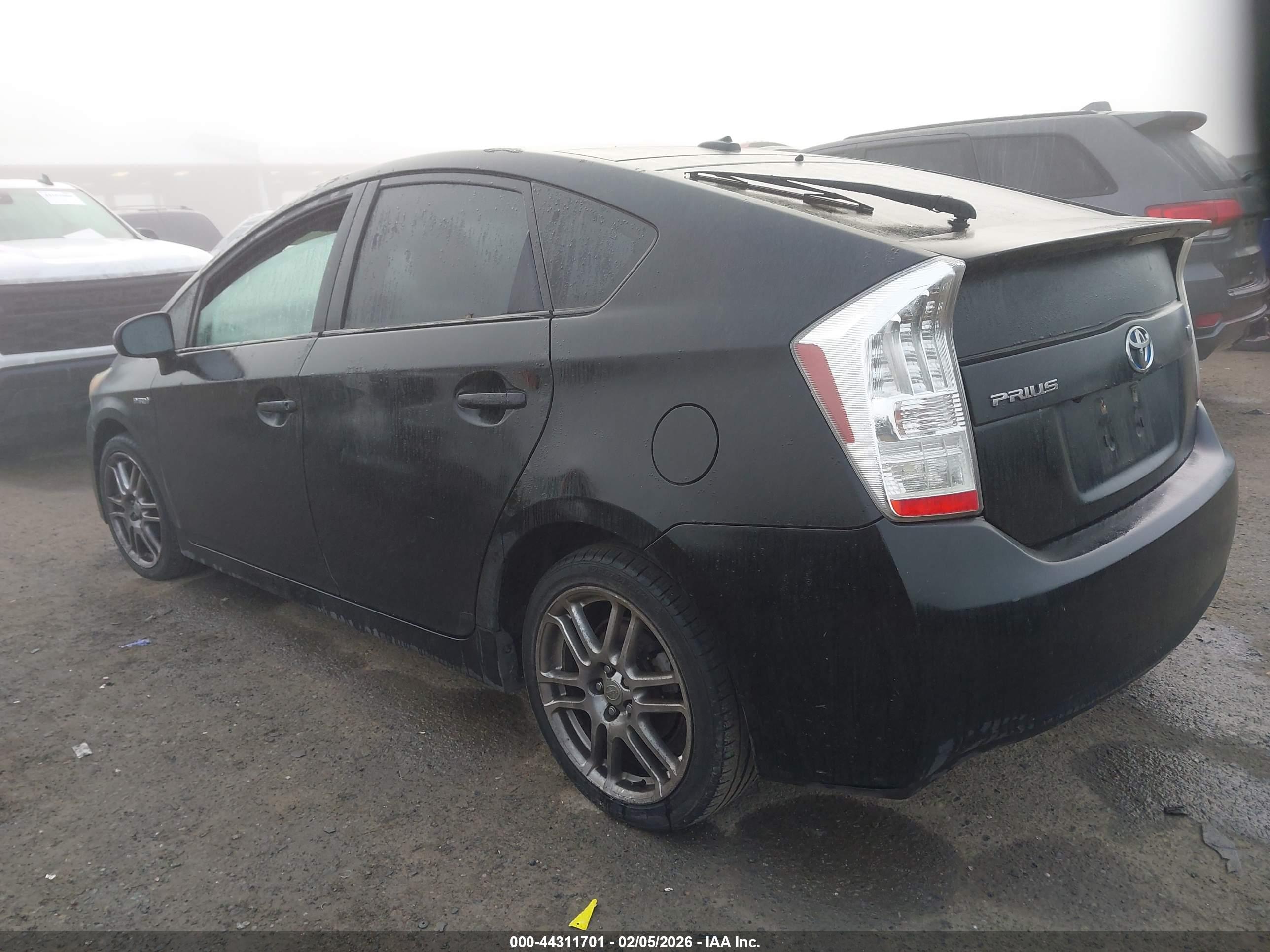TOYOTA PRIUS image 3