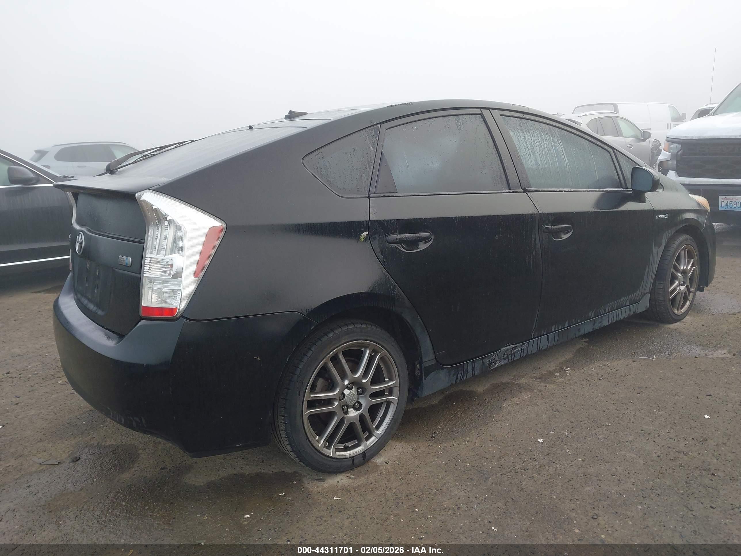 TOYOTA PRIUS image 4