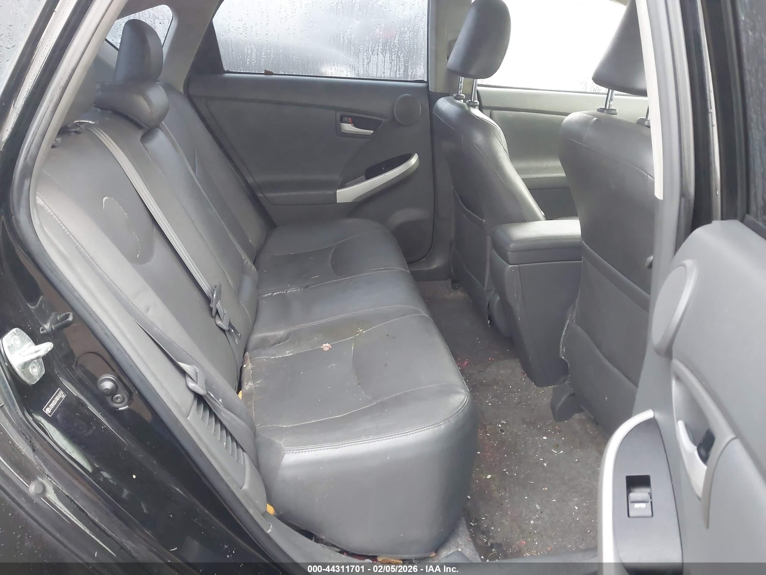 TOYOTA PRIUS image 8