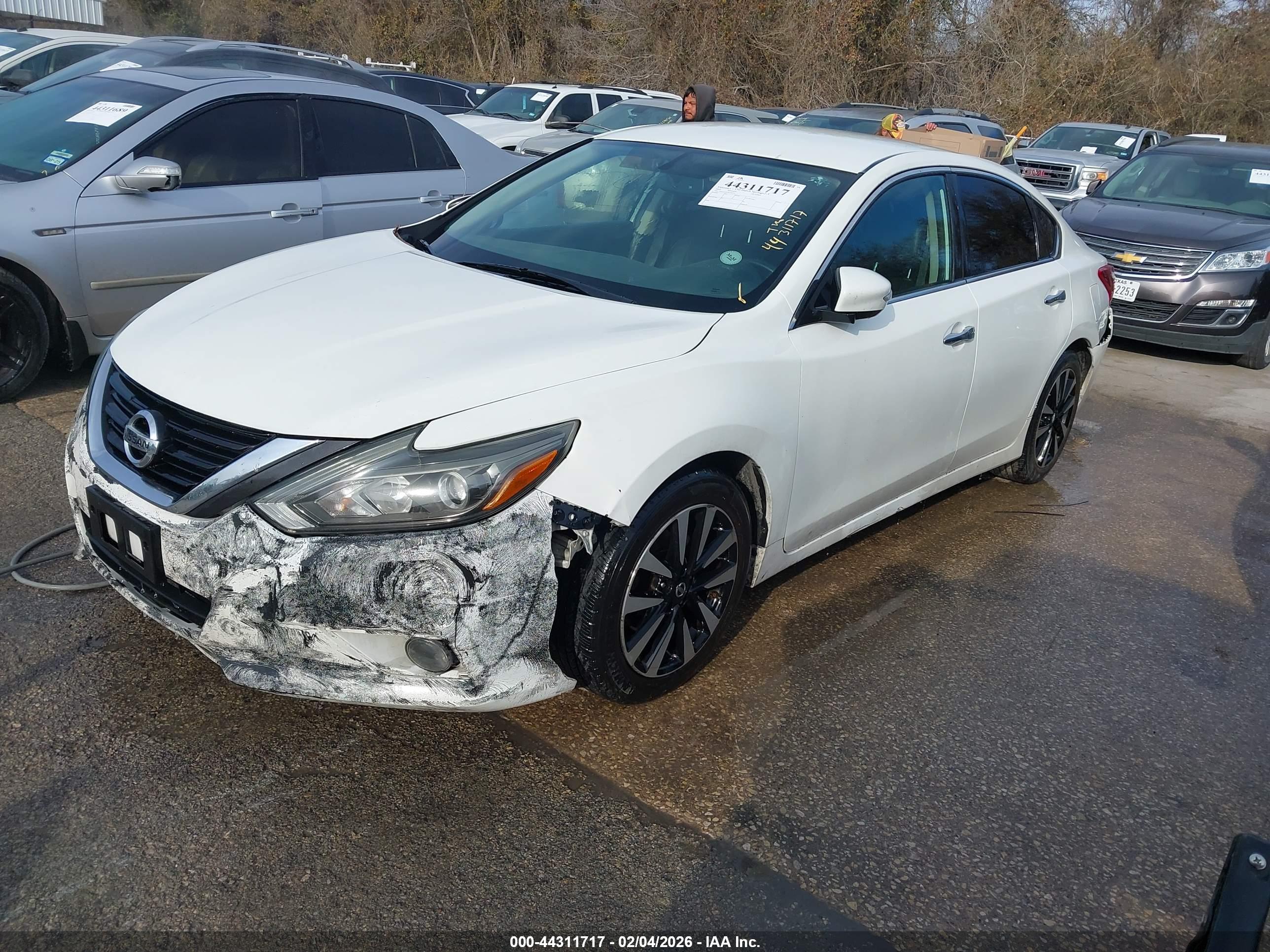 NISSAN ALTIMA image 2