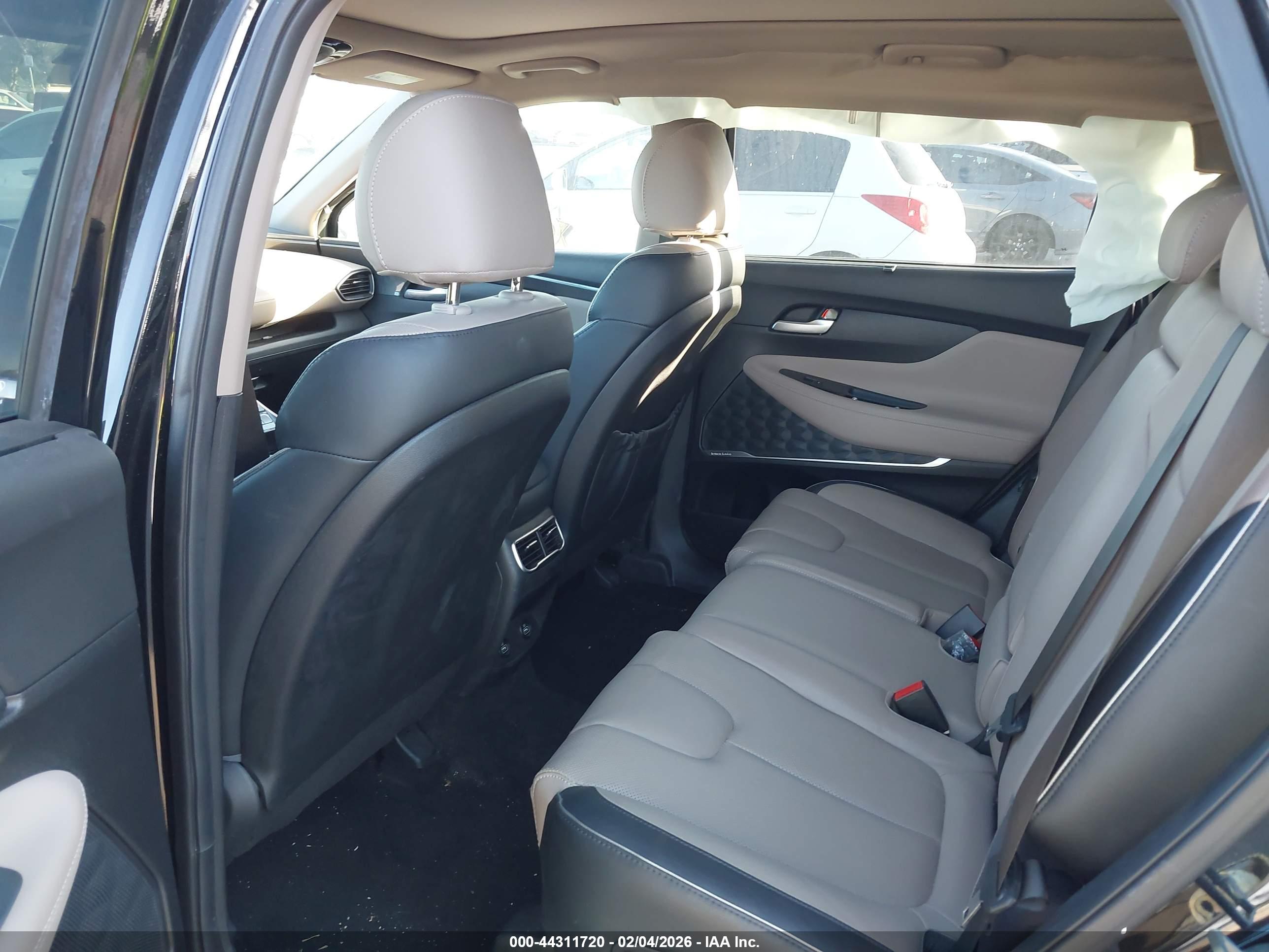 HYUNDAI SANTA image 8