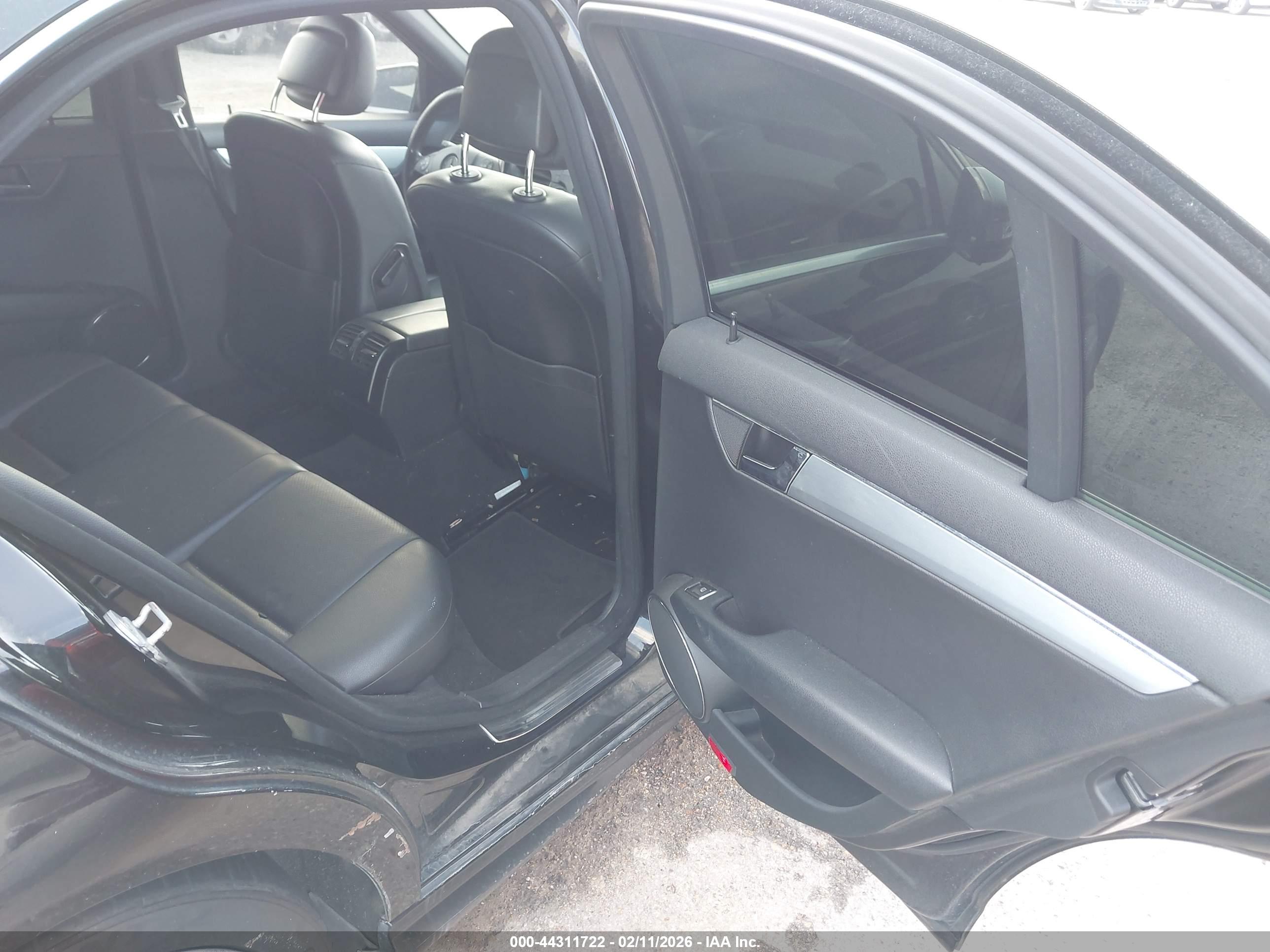 MERCEDES-BENZ C image 8