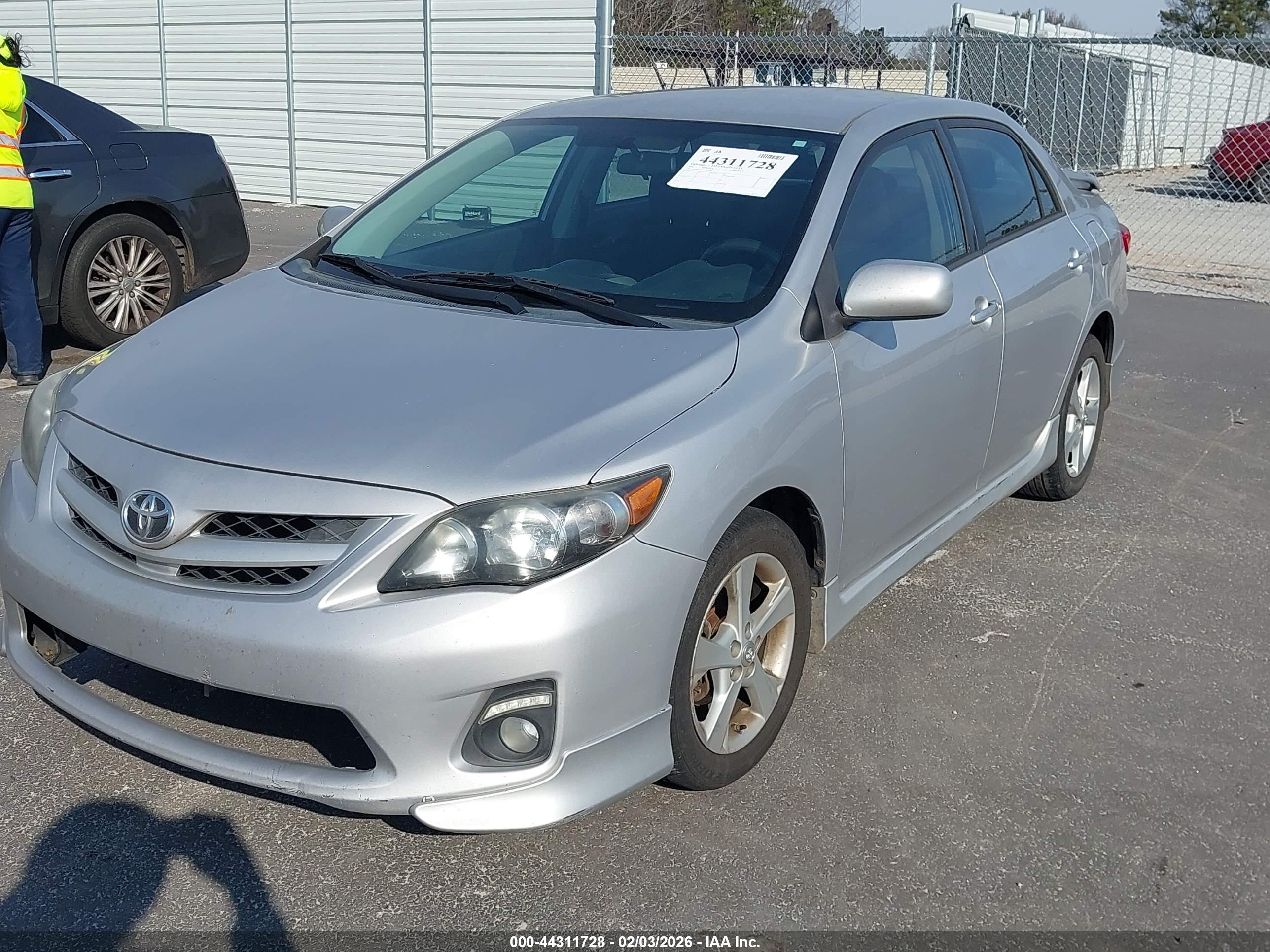 TOYOTA COROLLA image 2
