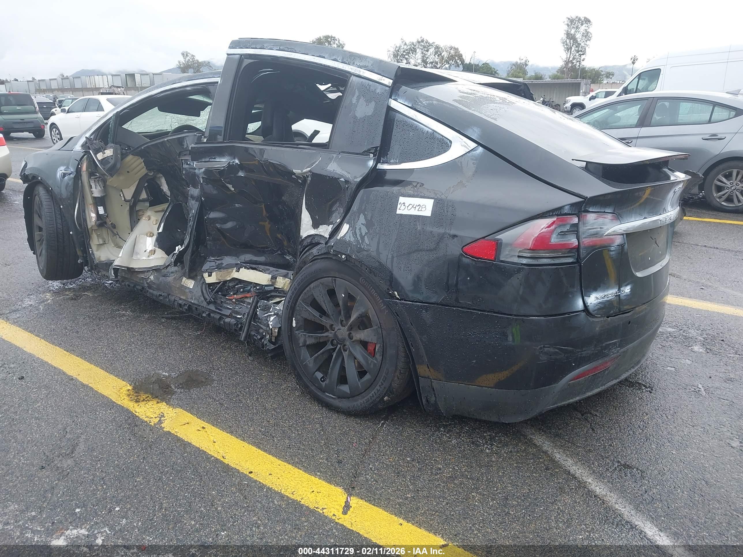TESLA MODEL image 3