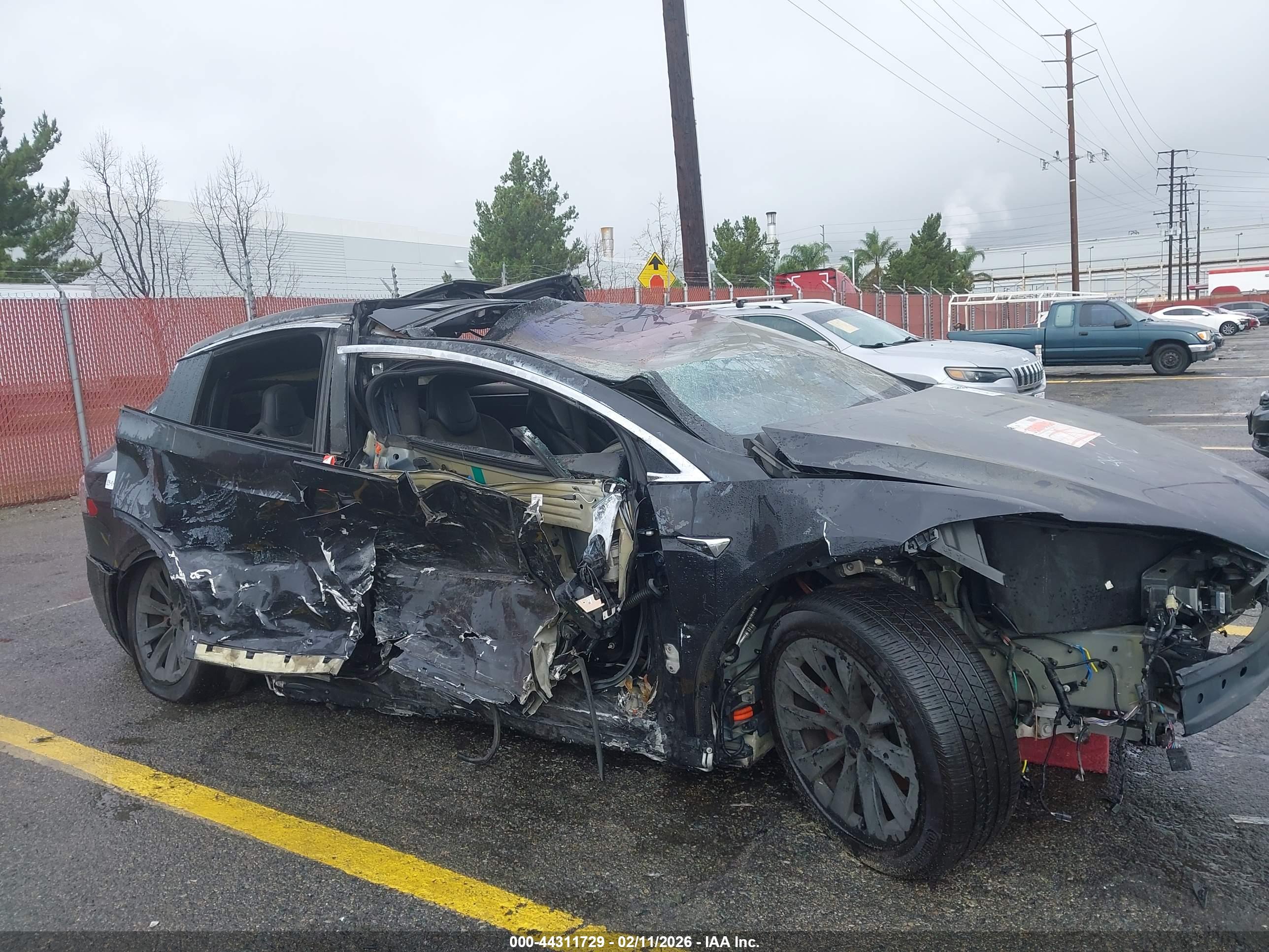 TESLA MODEL image 6
