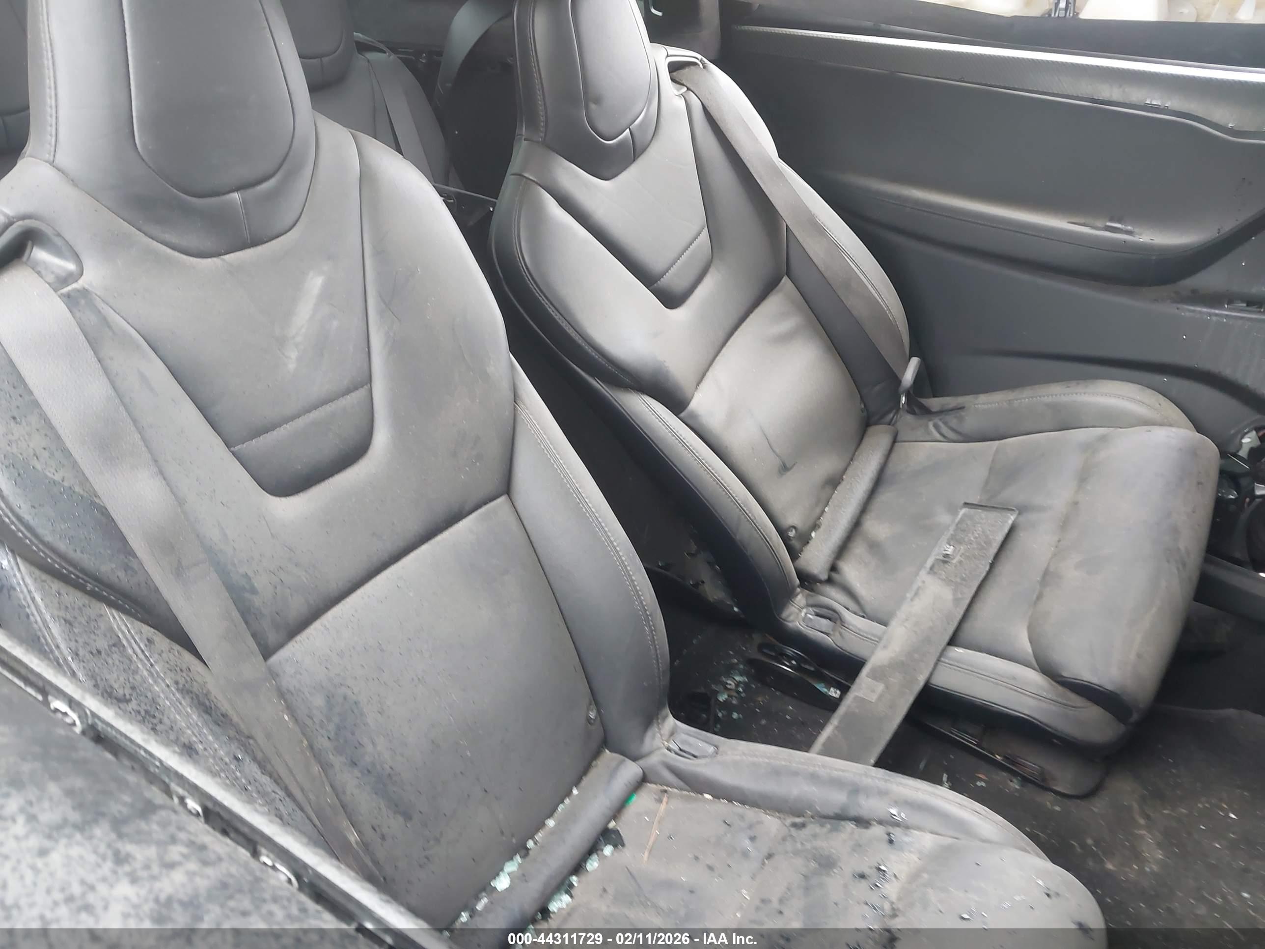 TESLA MODEL image 8