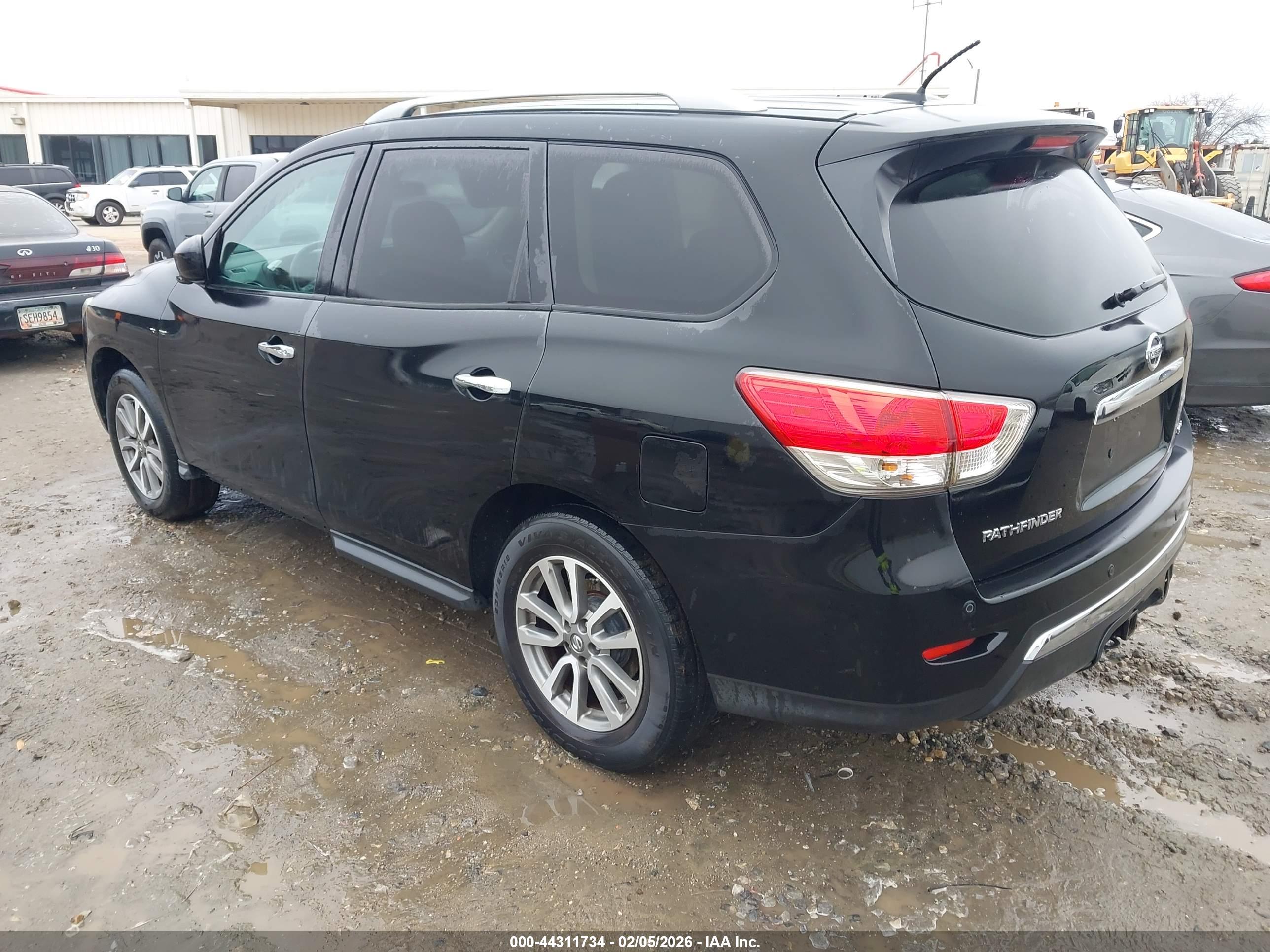 NISSAN PATHFINDER image 3