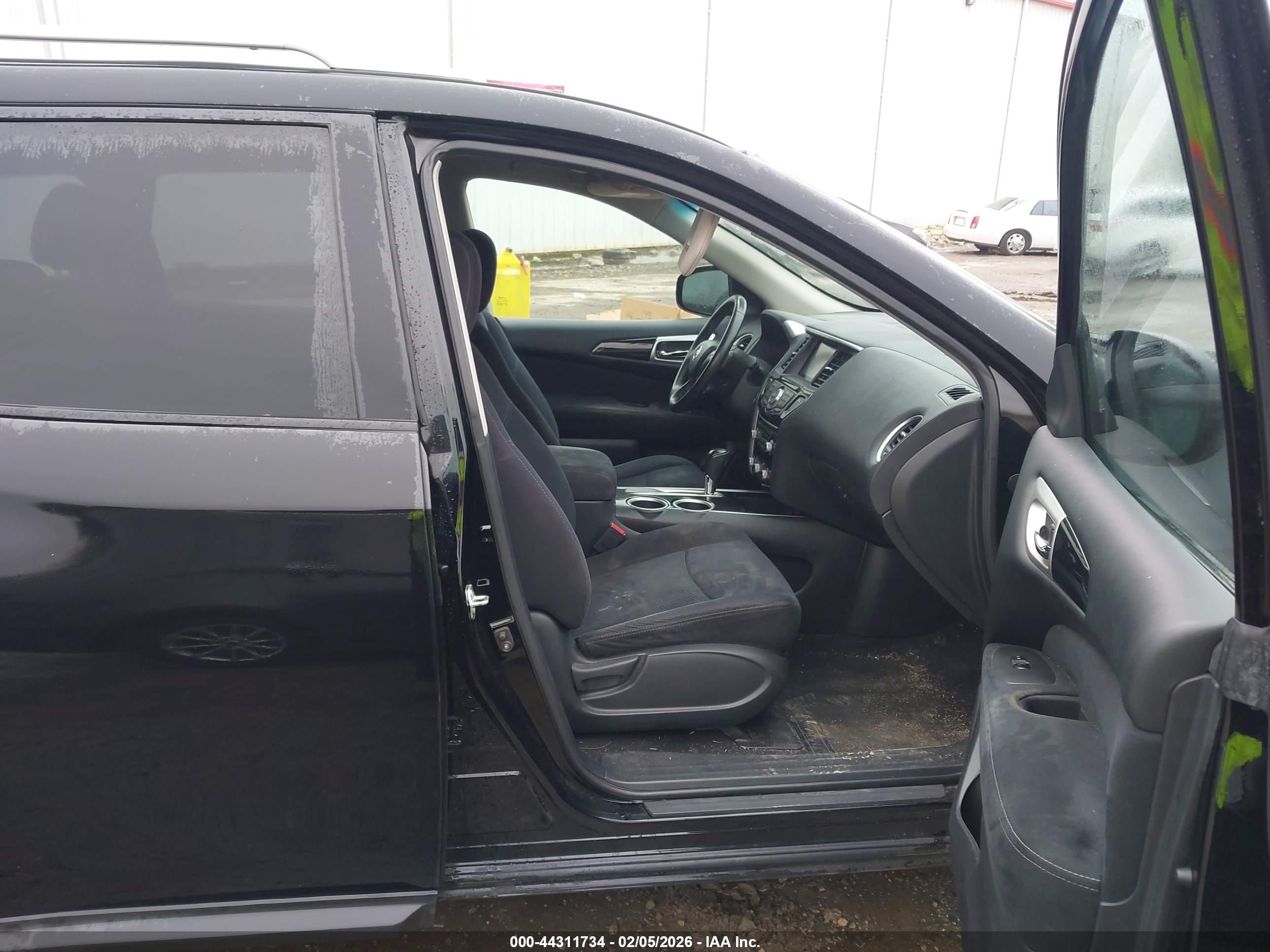 NISSAN PATHFINDER image 5