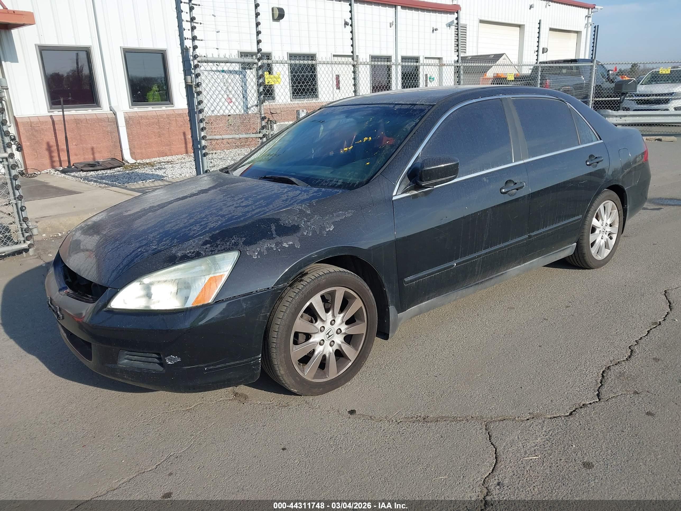 HONDA ACCORD image 2