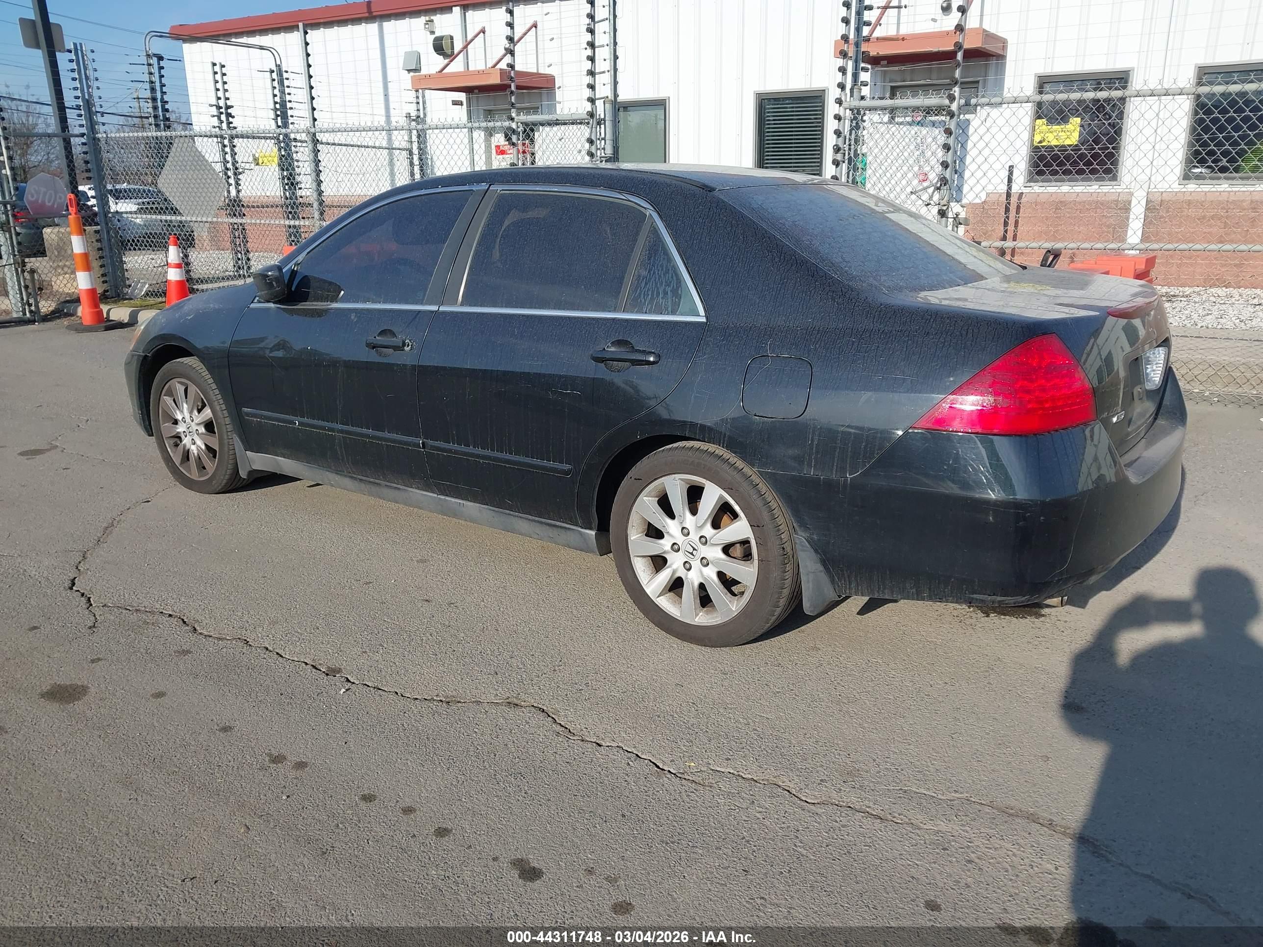HONDA ACCORD image 3