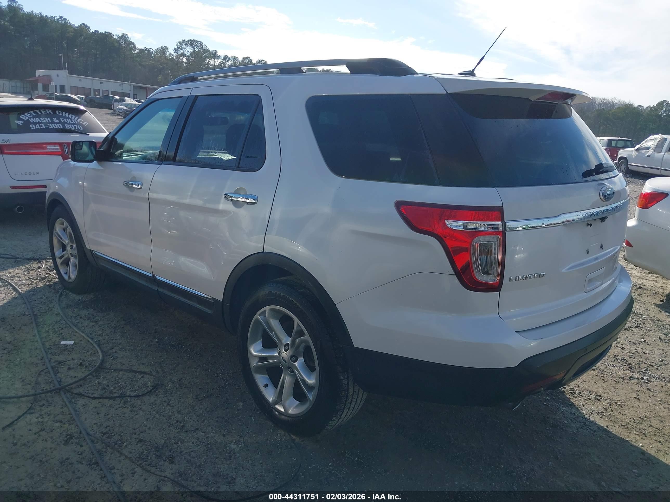 FORD EXPLORER image 3