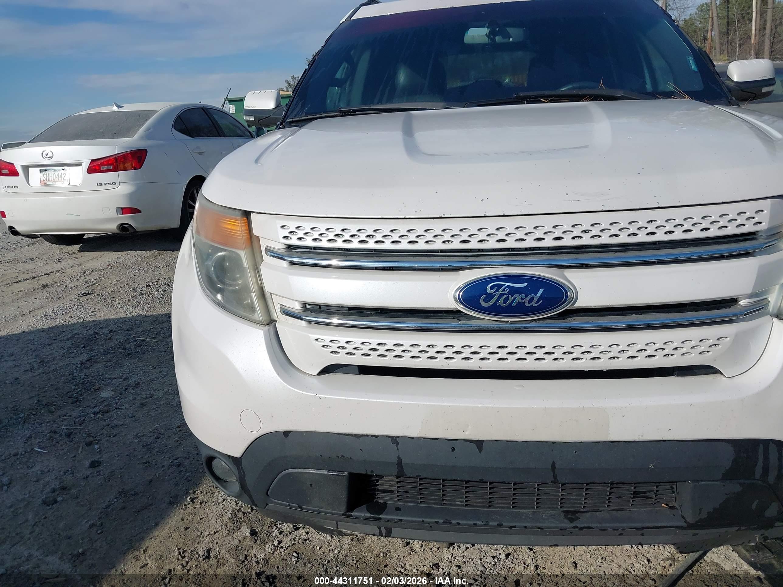 FORD EXPLORER image 6