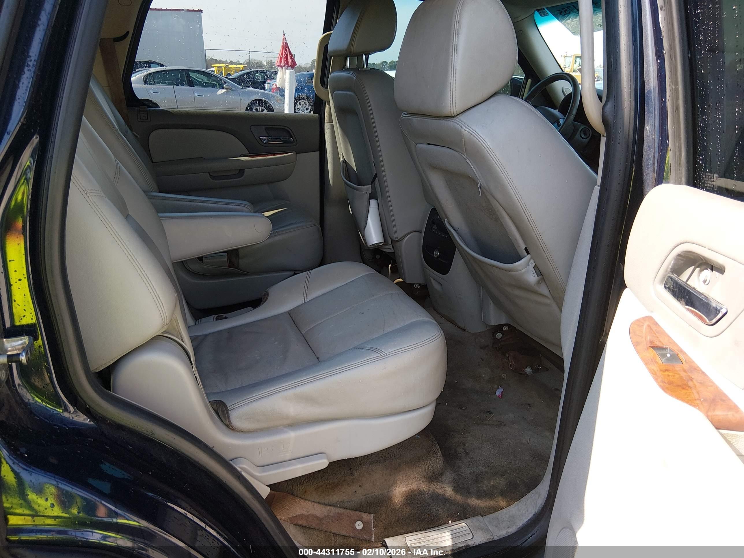 CHEVROLET TAHOE image 8