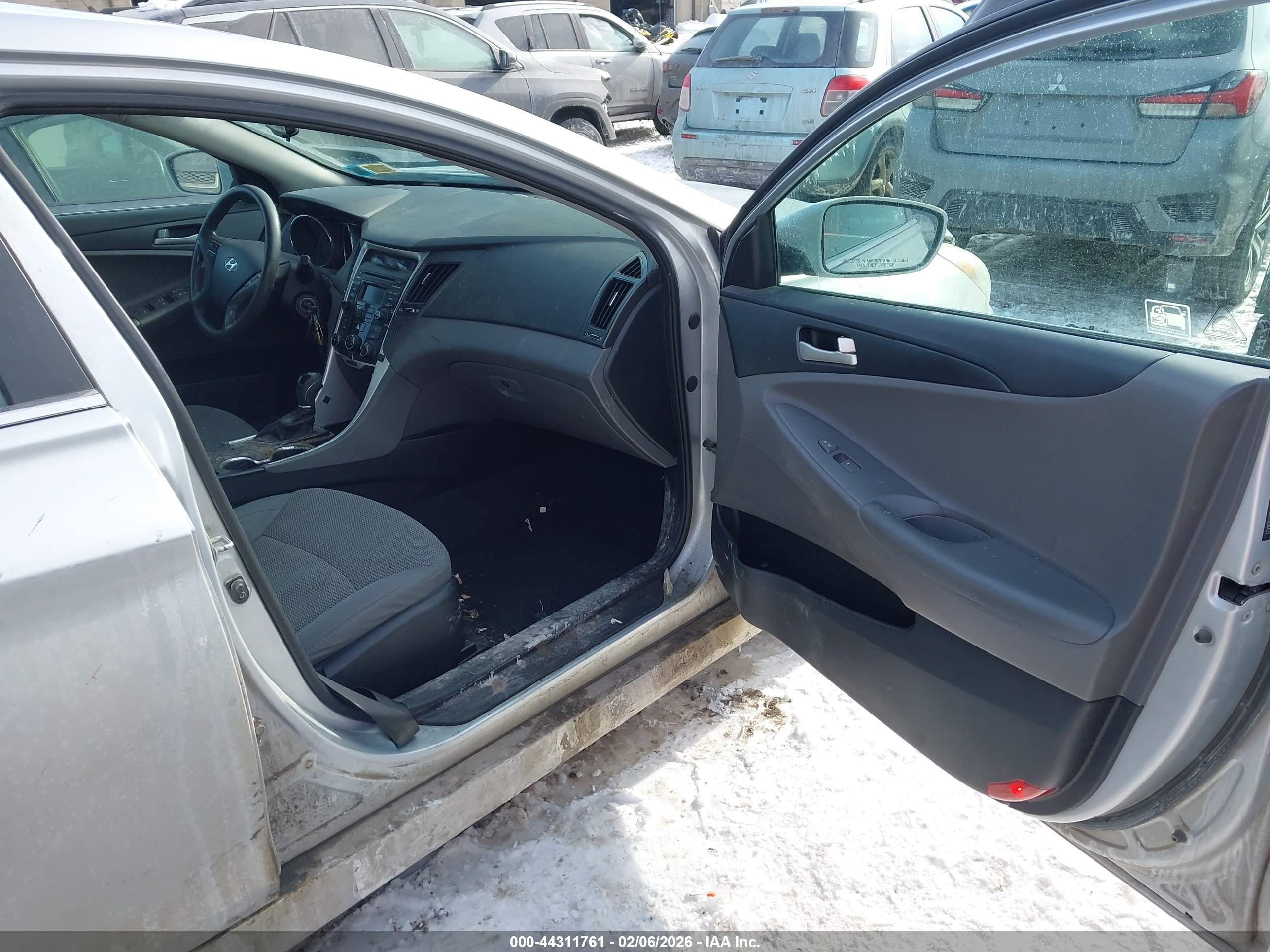 HYUNDAI SONATA image 5