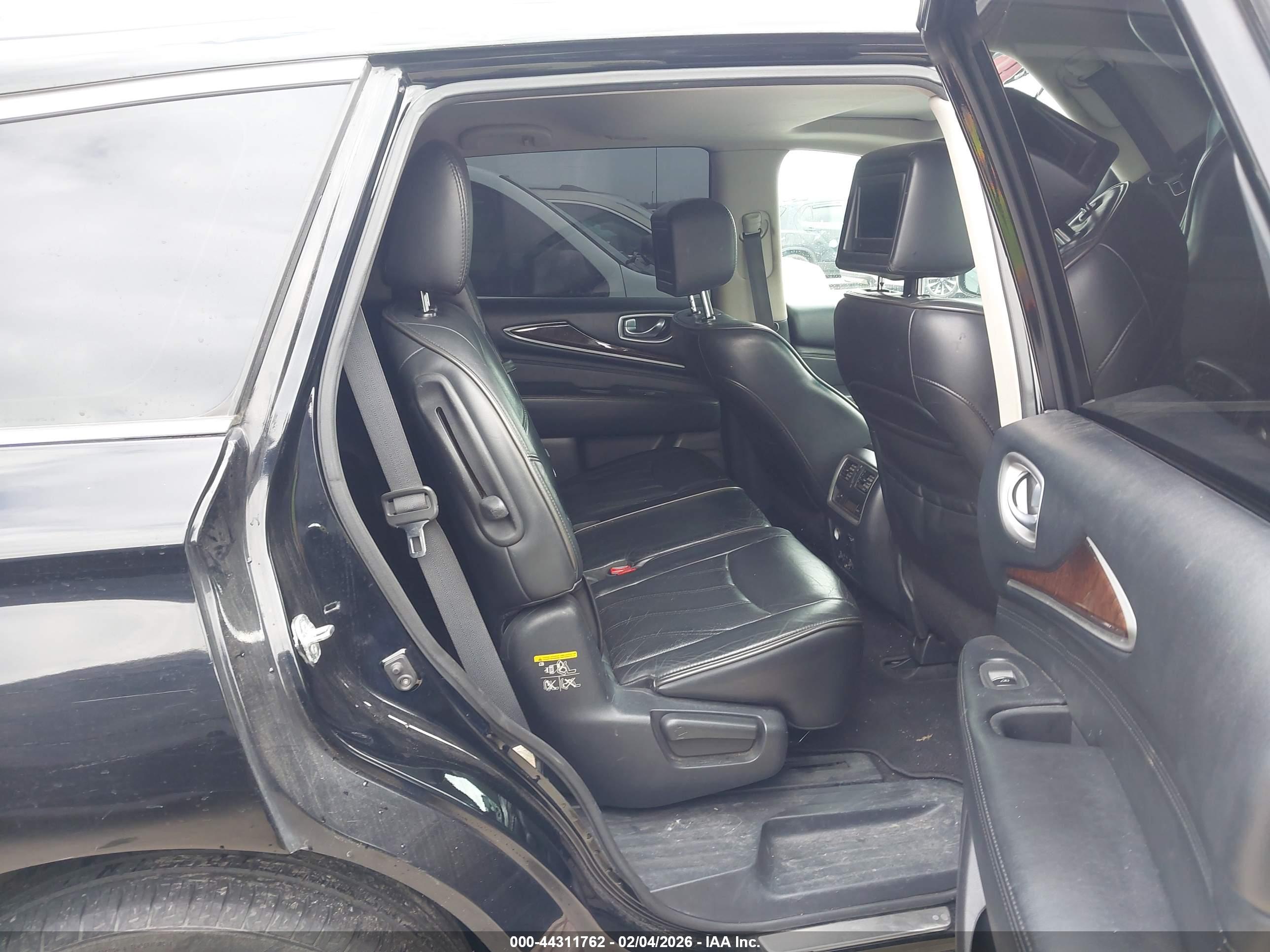 INFINITI JX35 image 8