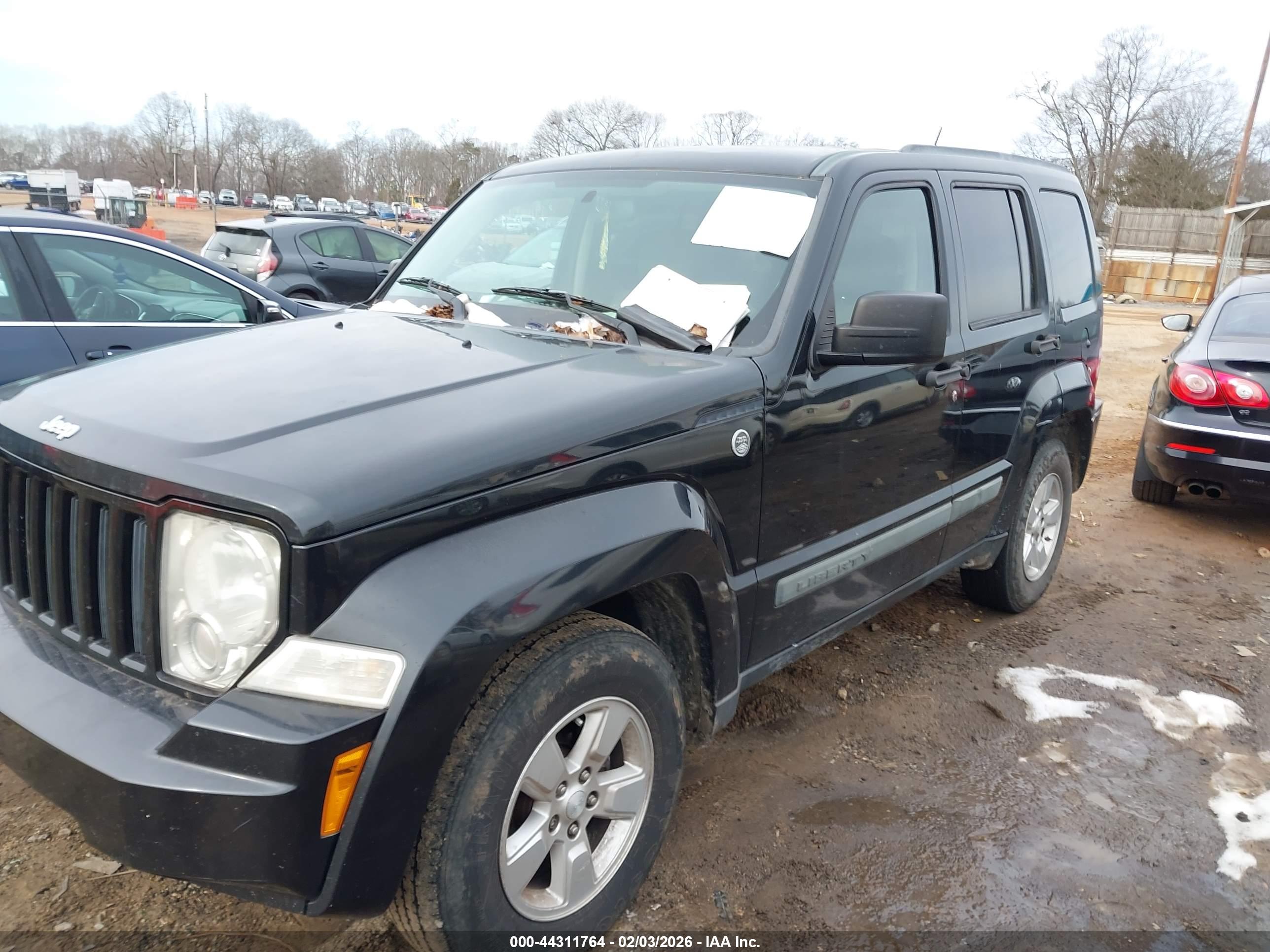 JEEP LIBERTY image 2
