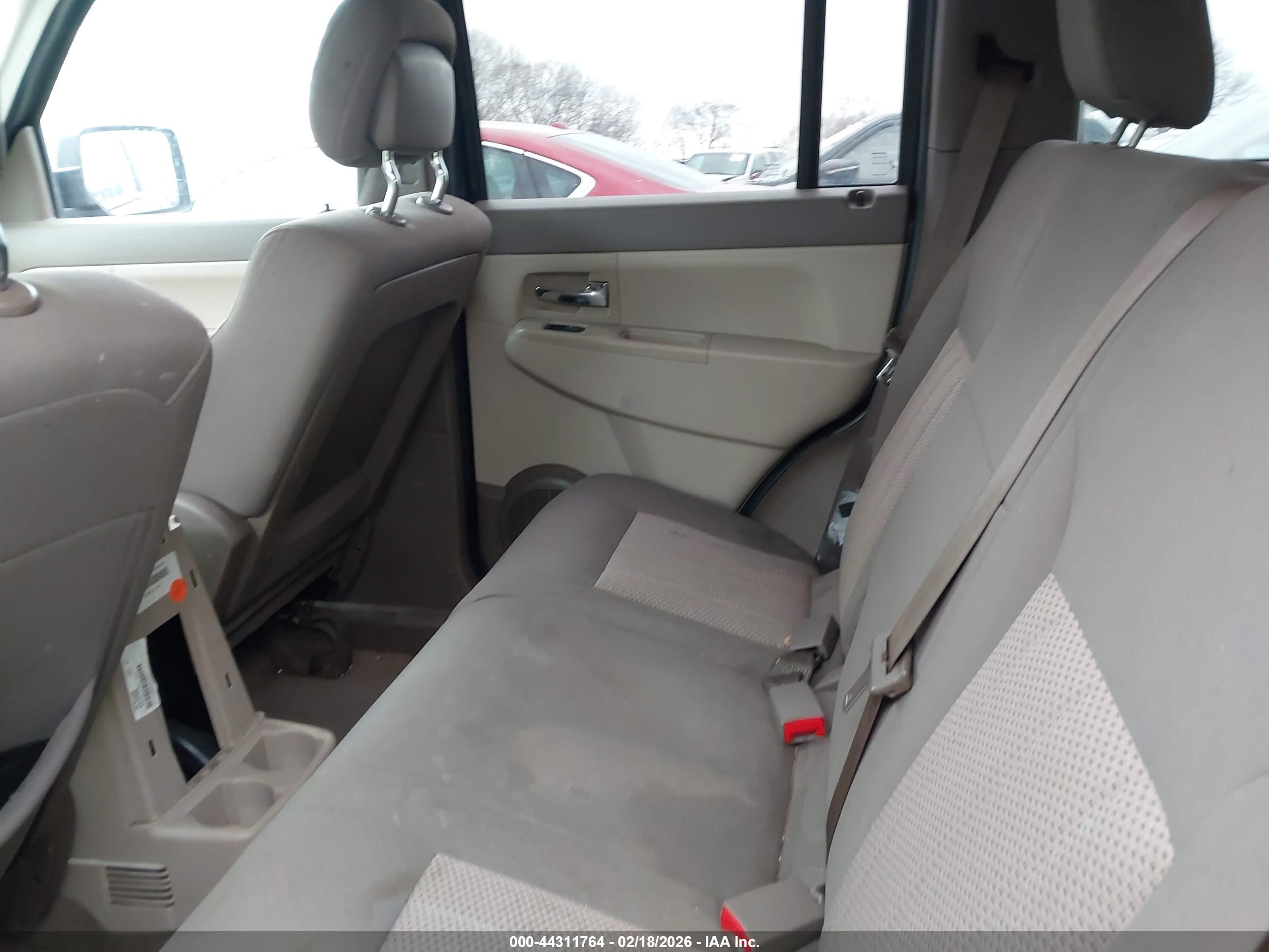 JEEP LIBERTY image 8