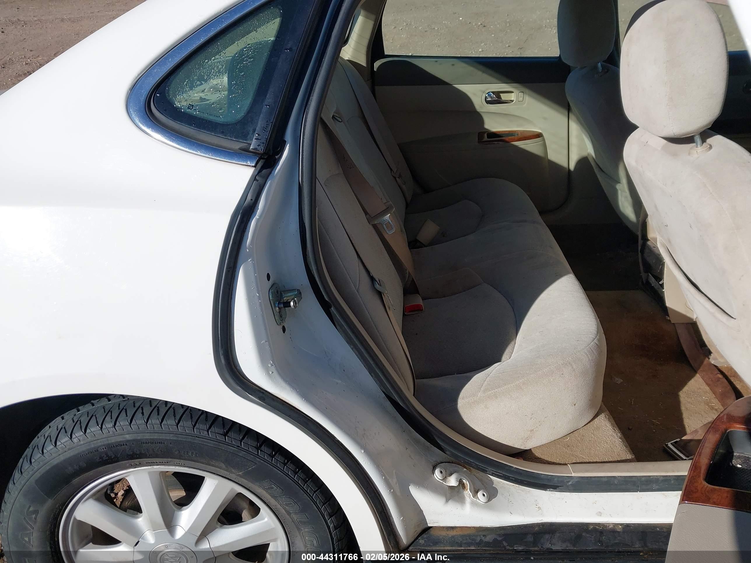 BUICK LACROSSE image 8