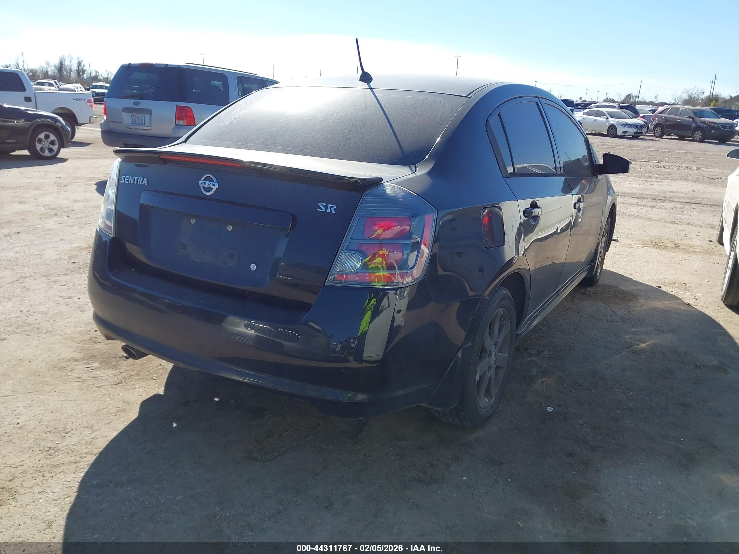 NISSAN SENTRA image 4