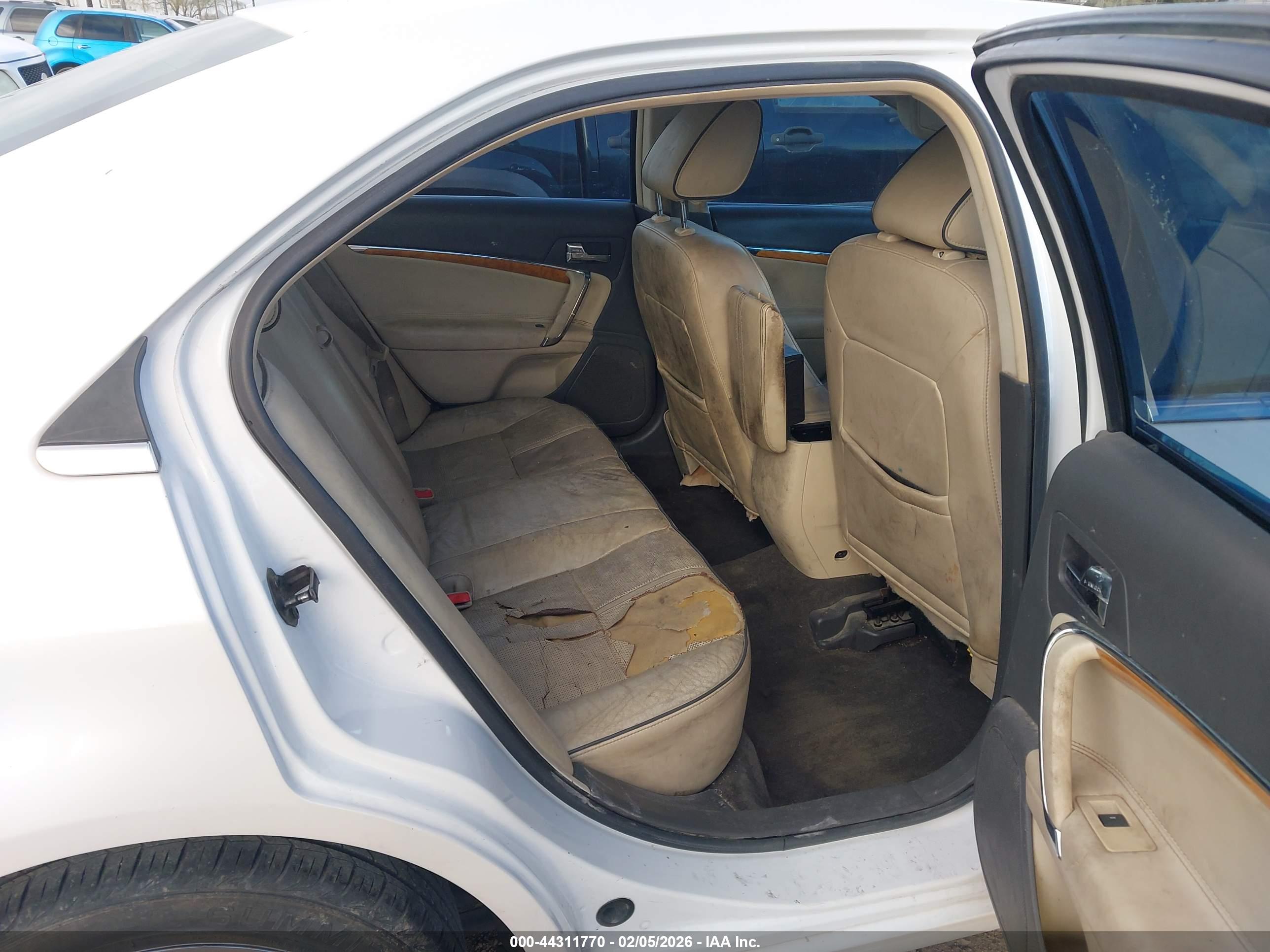 LINCOLN MKZ image 8
