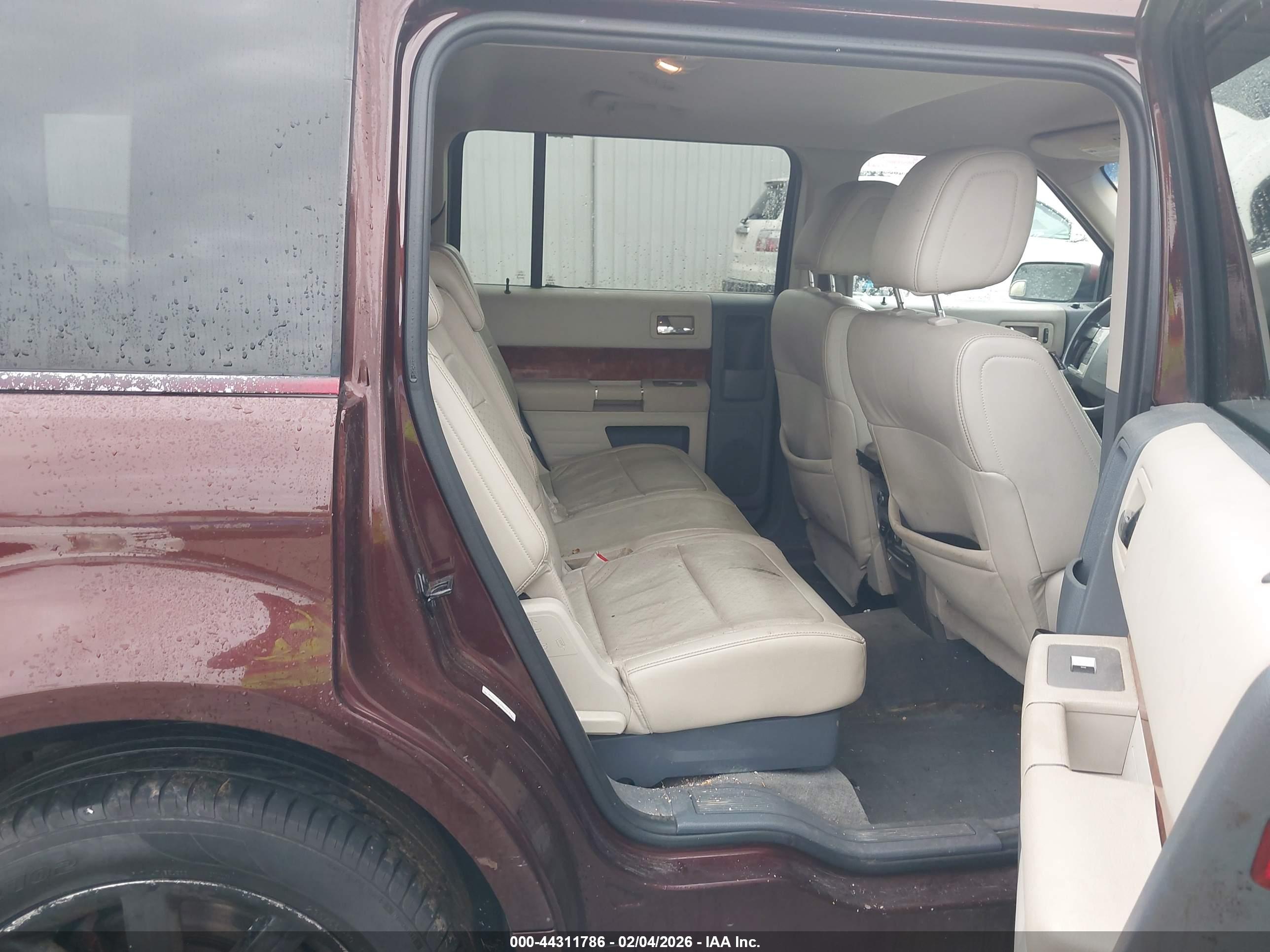 FORD FLEX image 8