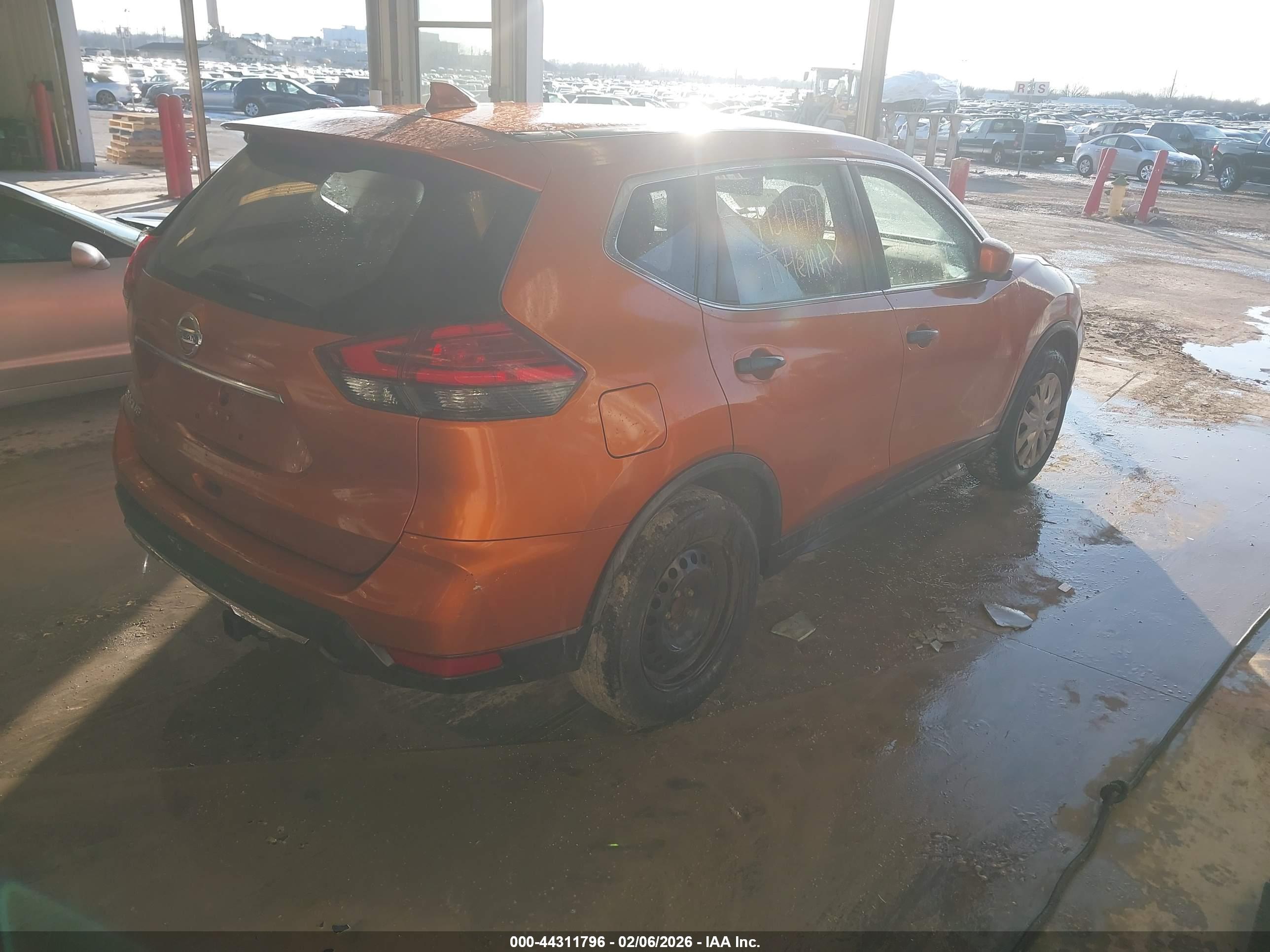 NISSAN ROGUE image 4