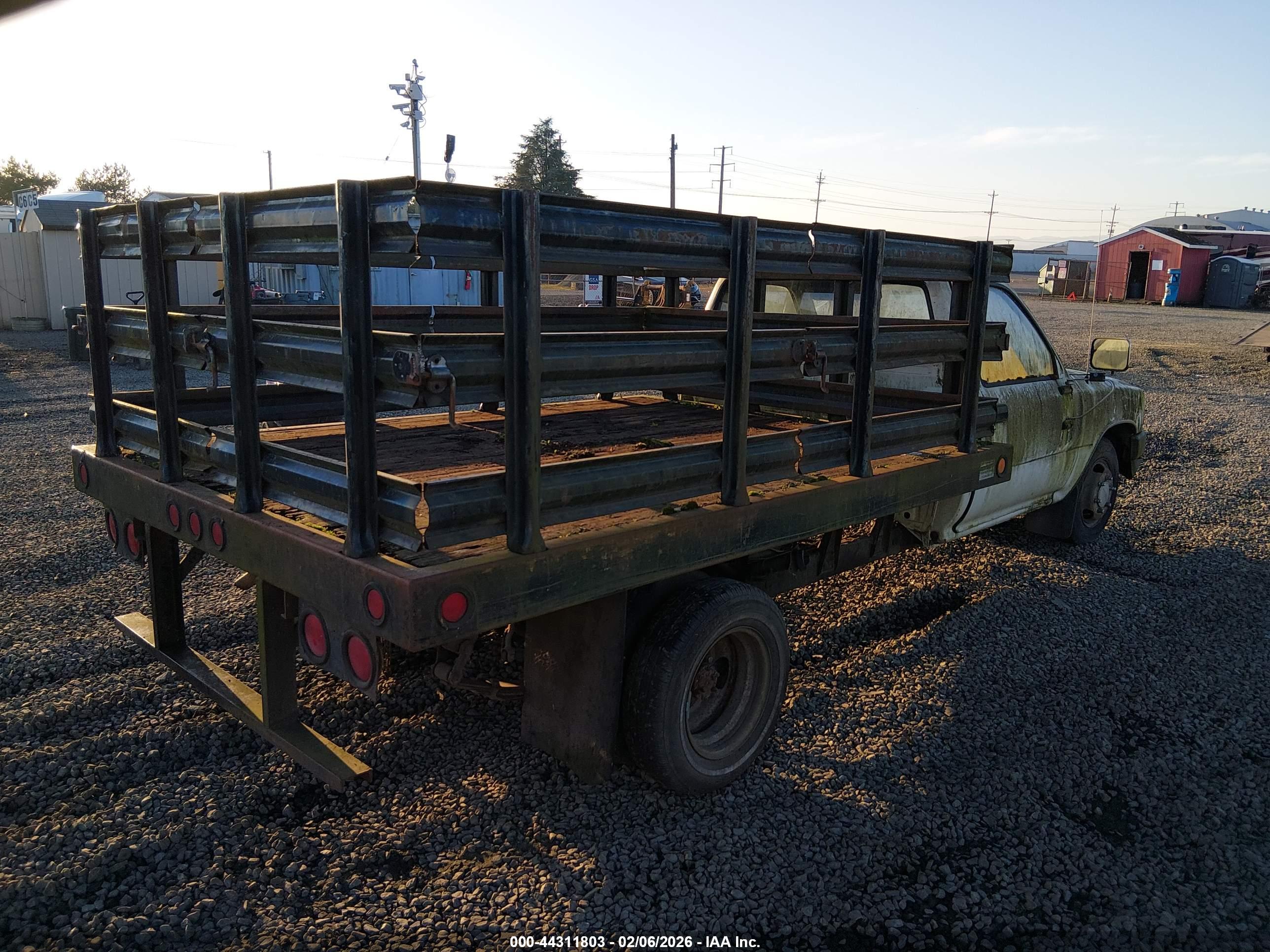 TOYOTA PICKUP image 4