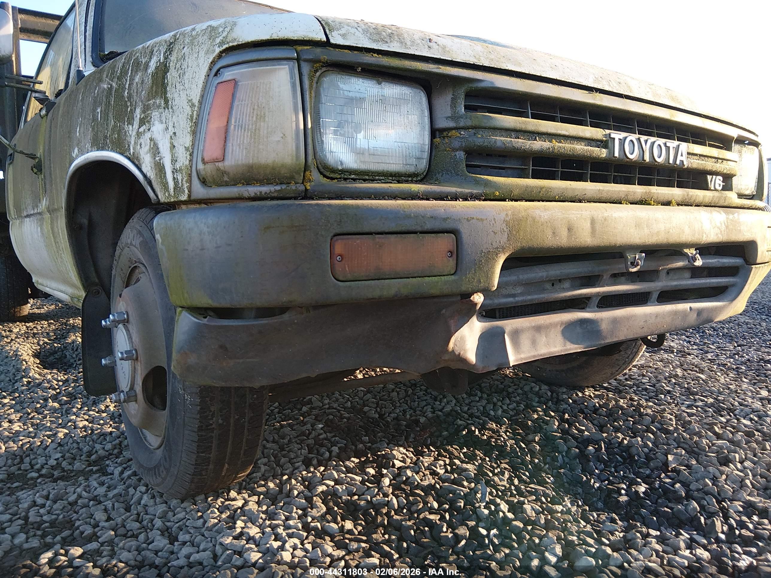 TOYOTA PICKUP image 6