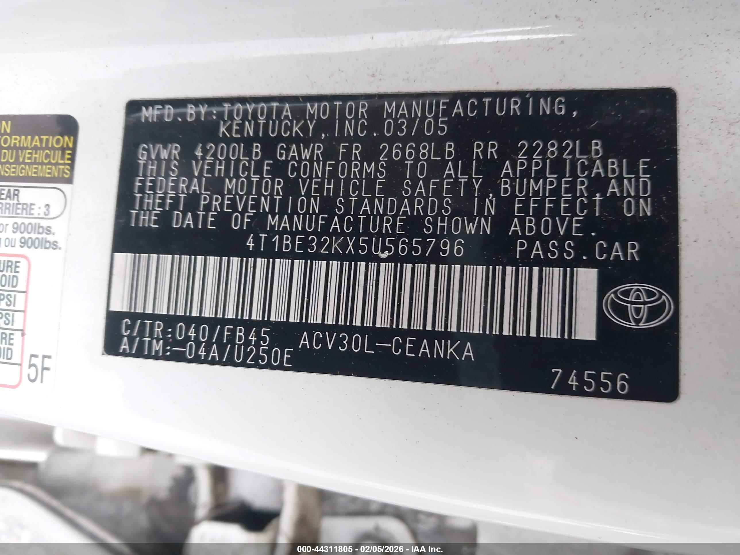 TOYOTA CAMRY image 9