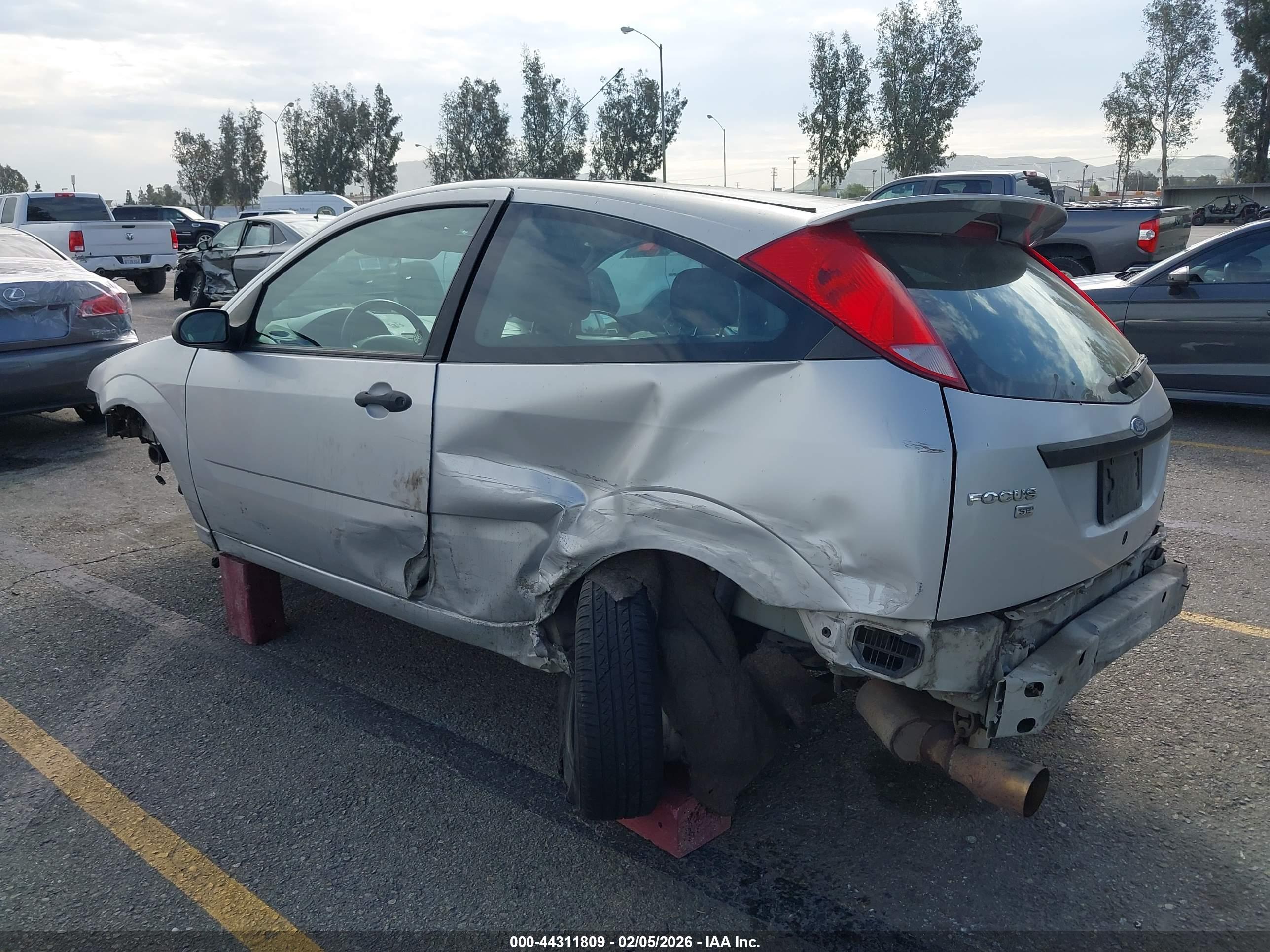 FORD FOCUS image 3
