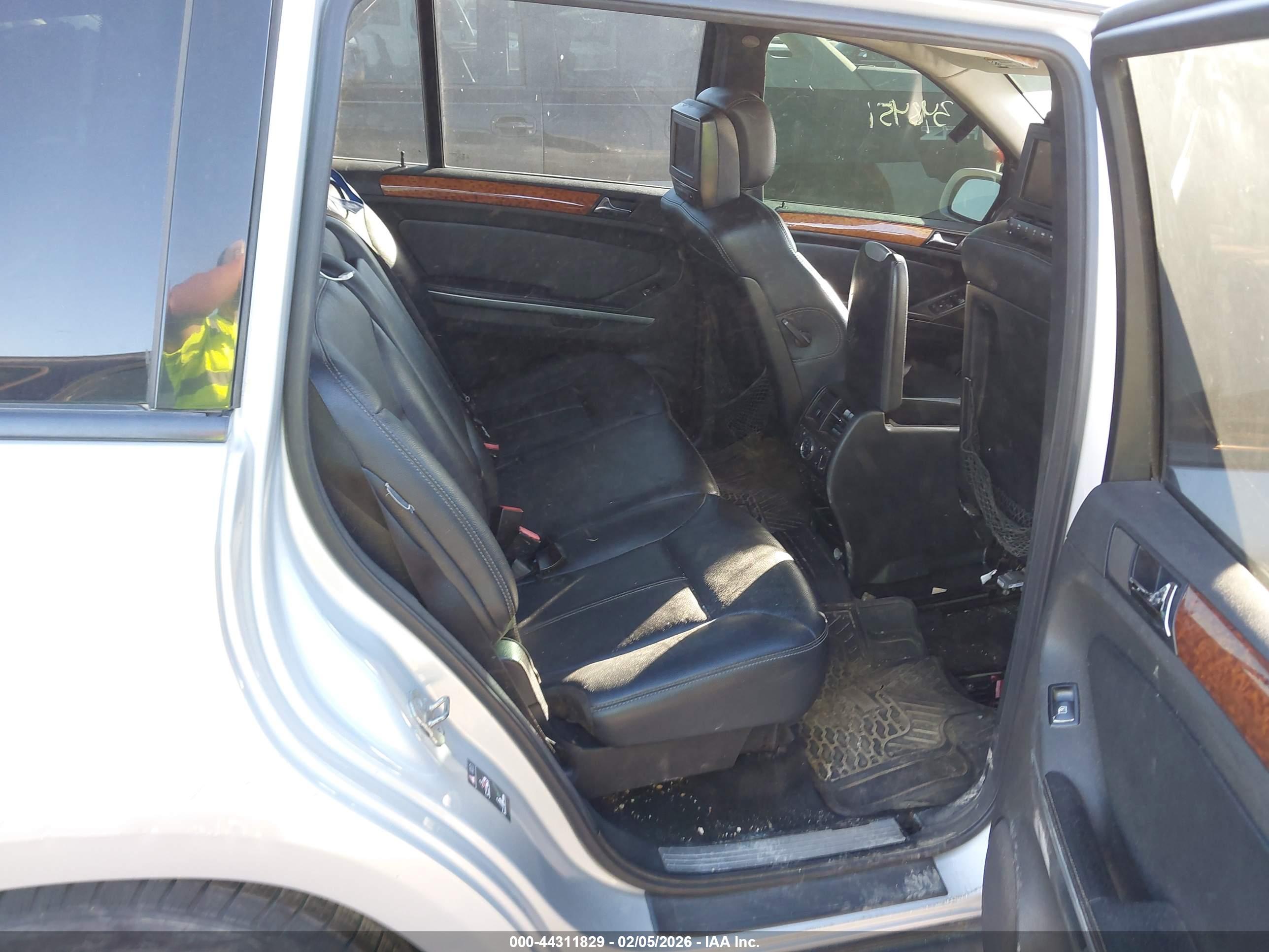 MERCEDES-BENZ GL image 8