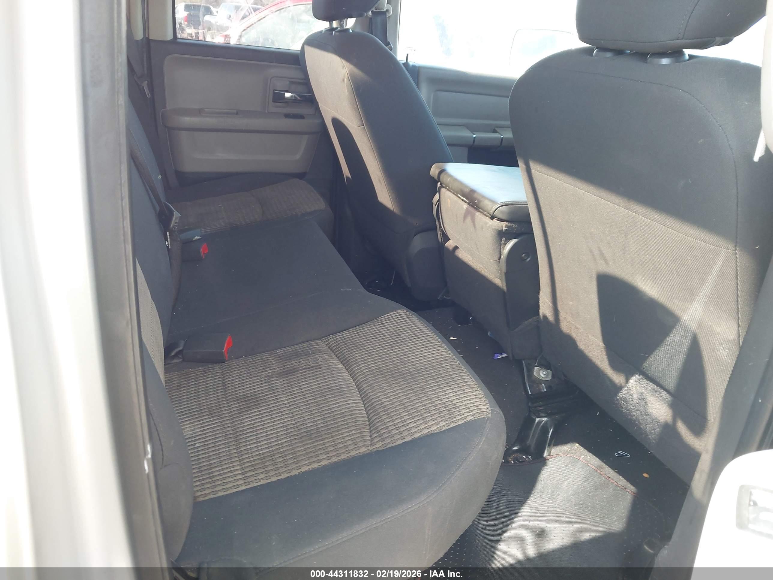 DODGE RAM image 8