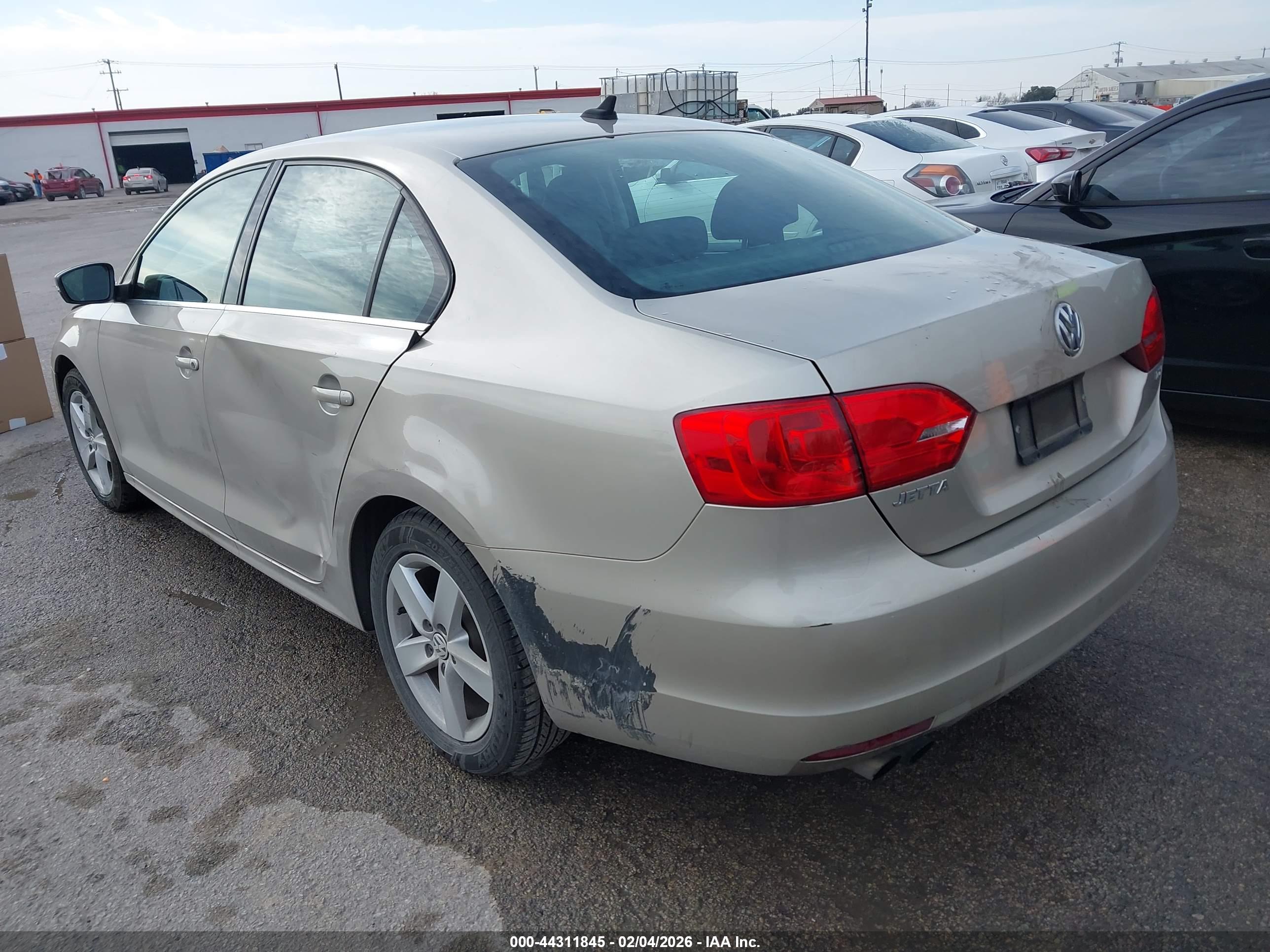 VOLKSWAGEN JETTA image 3