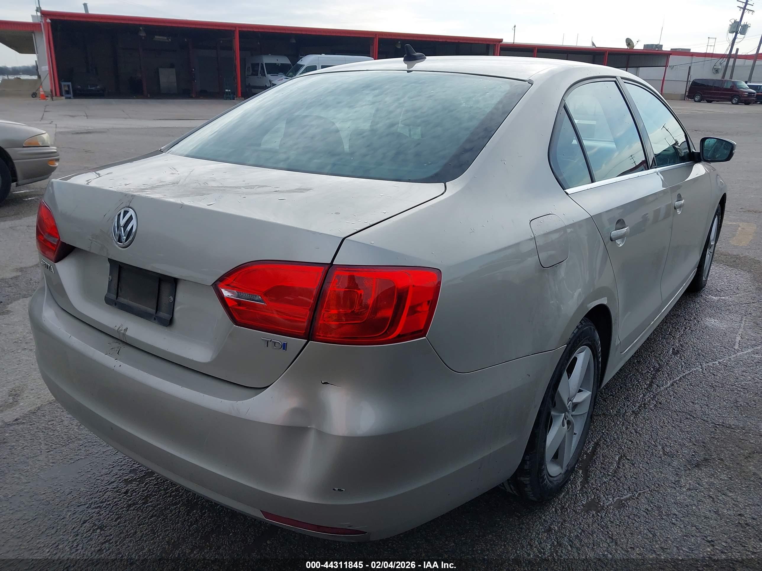 VOLKSWAGEN JETTA image 4