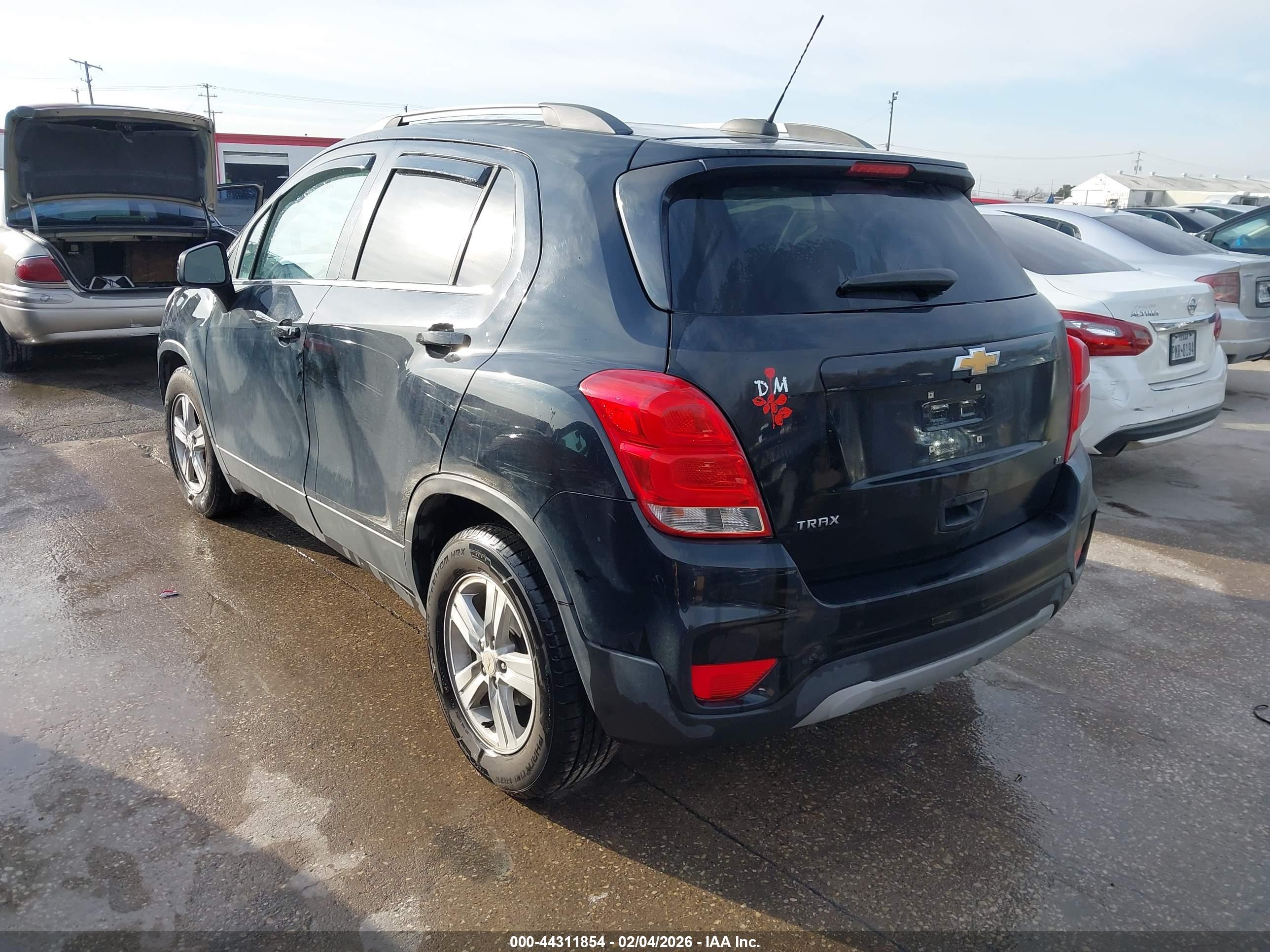 CHEVROLET TRAX image 3