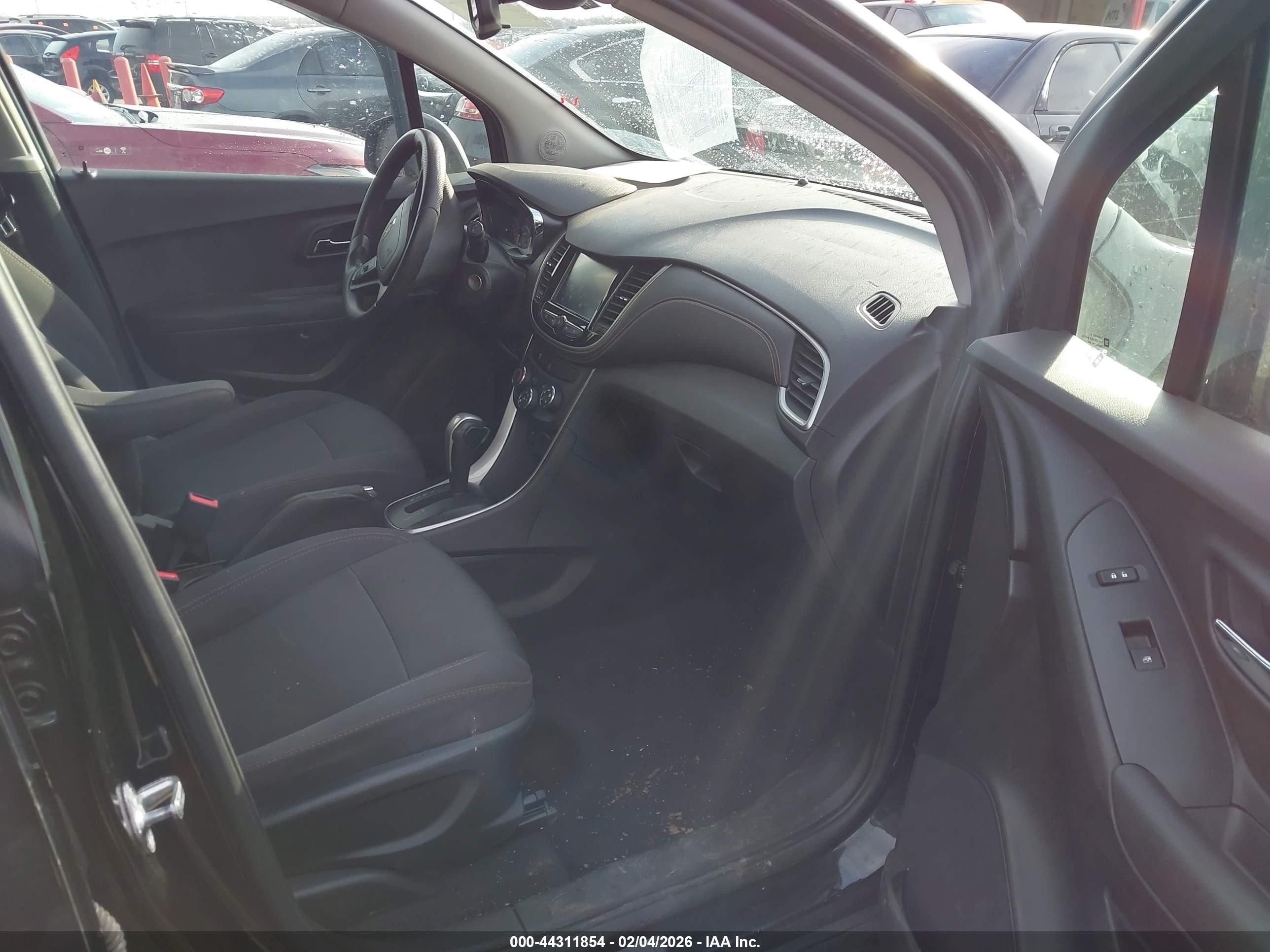 CHEVROLET TRAX image 5