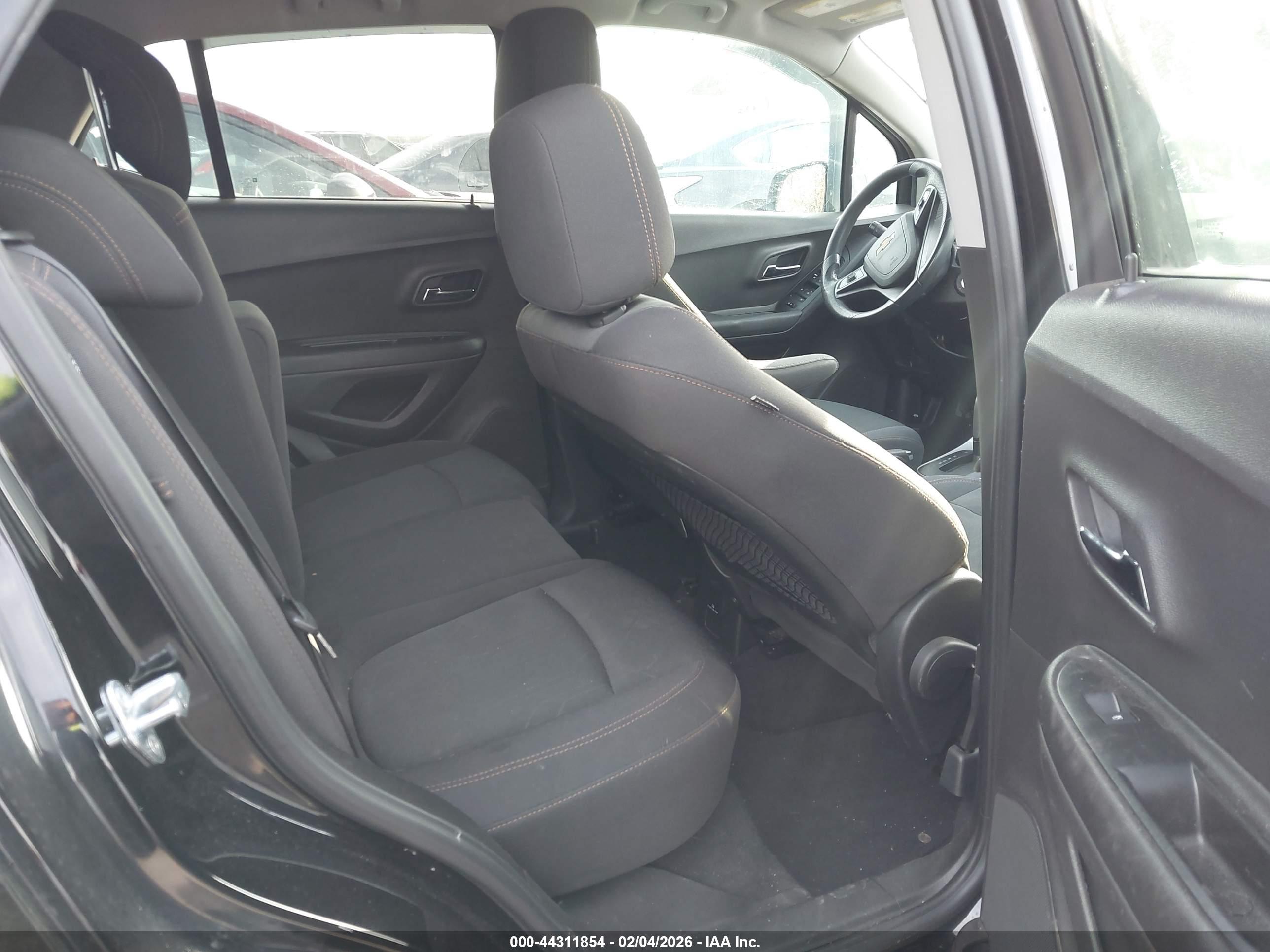 CHEVROLET TRAX image 8
