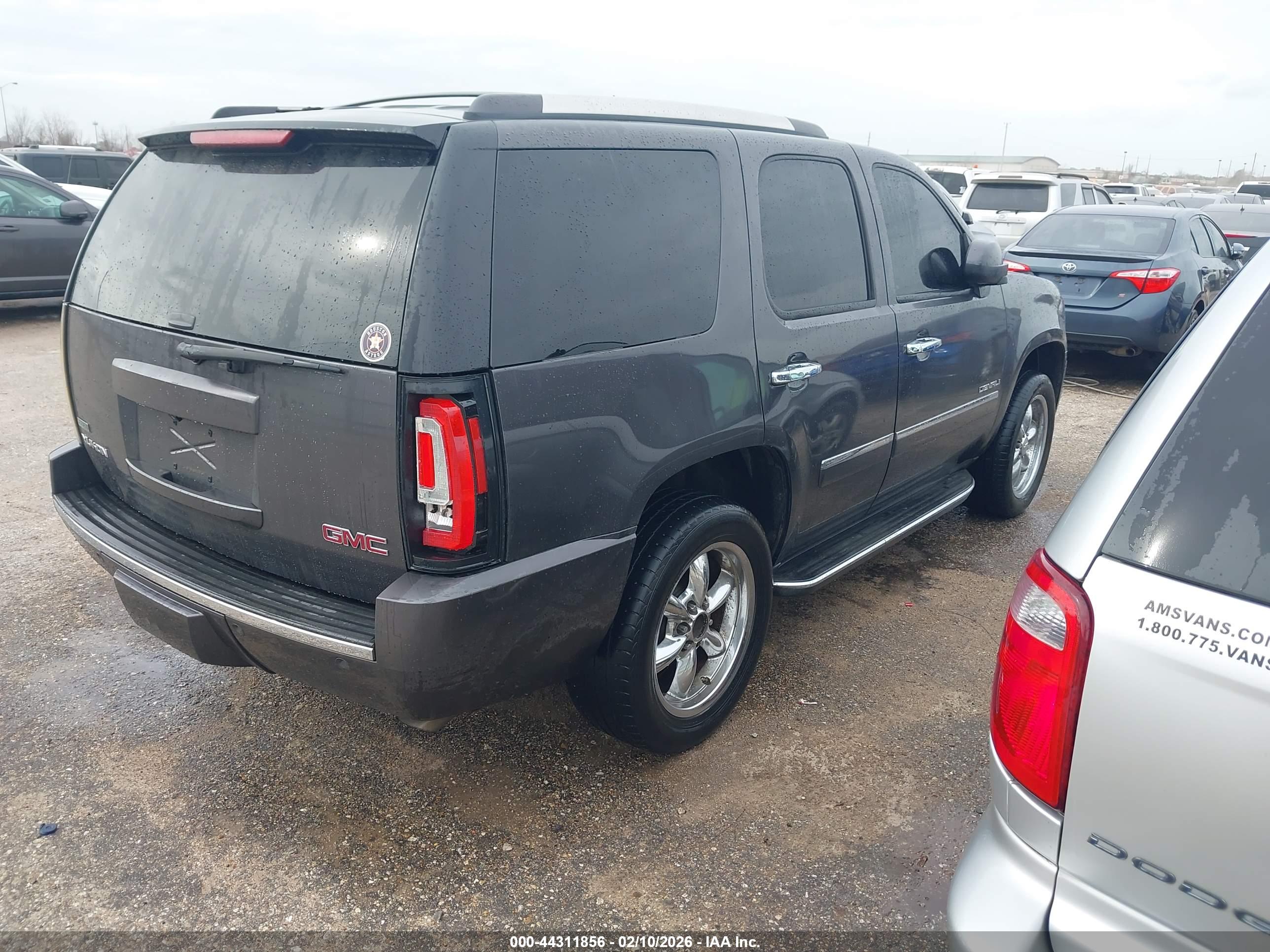 GMC YUKON image 4