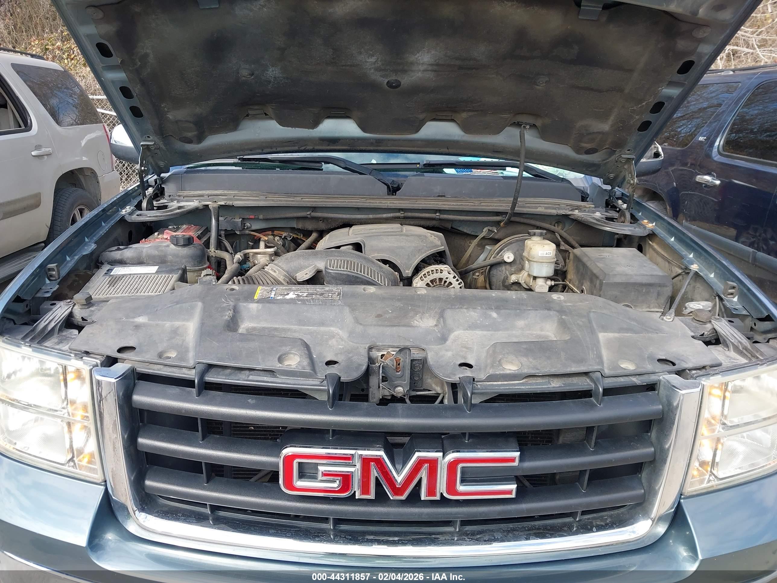 GMC SIERRA image 10