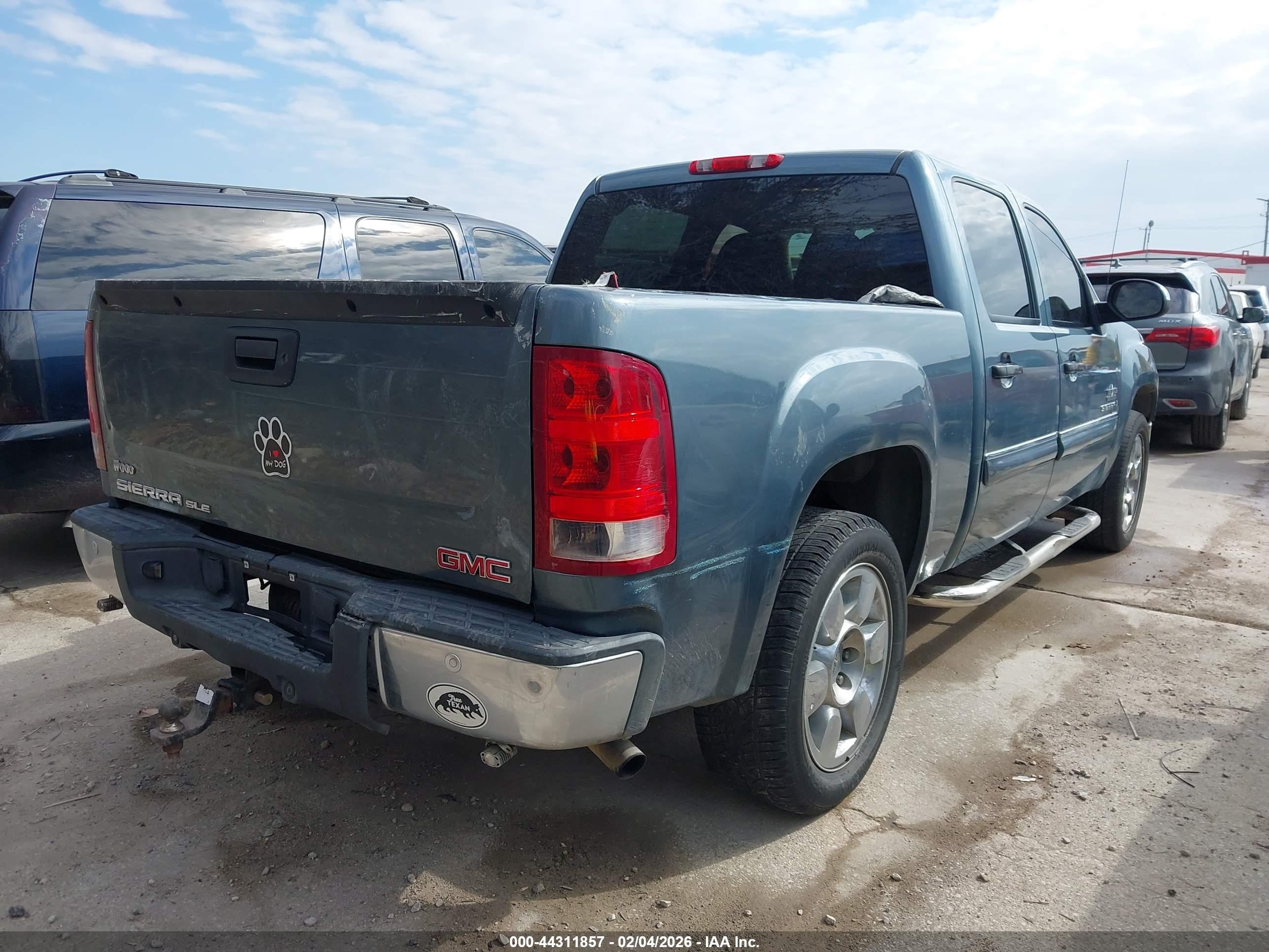 GMC SIERRA image 4