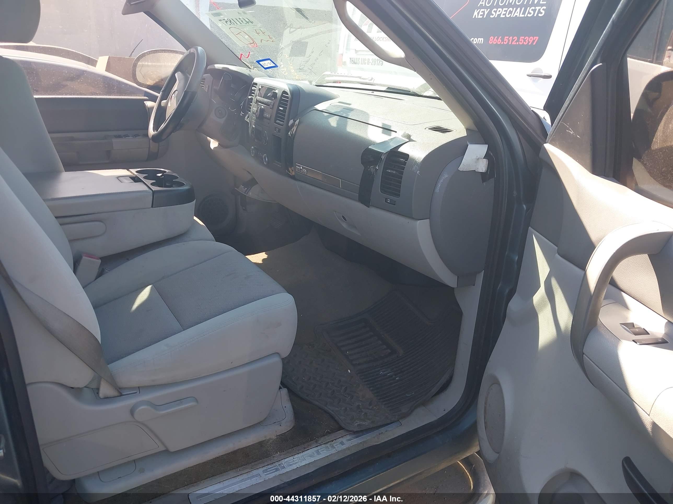 GMC SIERRA image 5