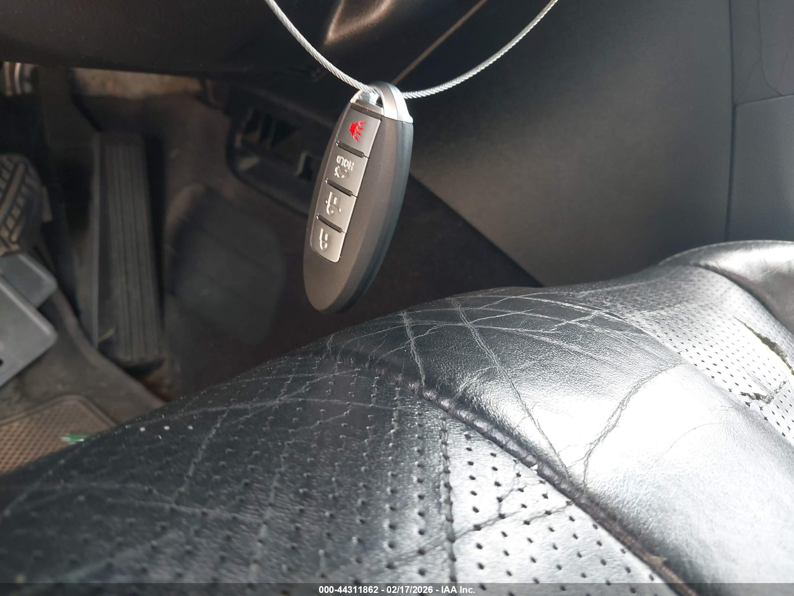 INFINITI G37 image 11