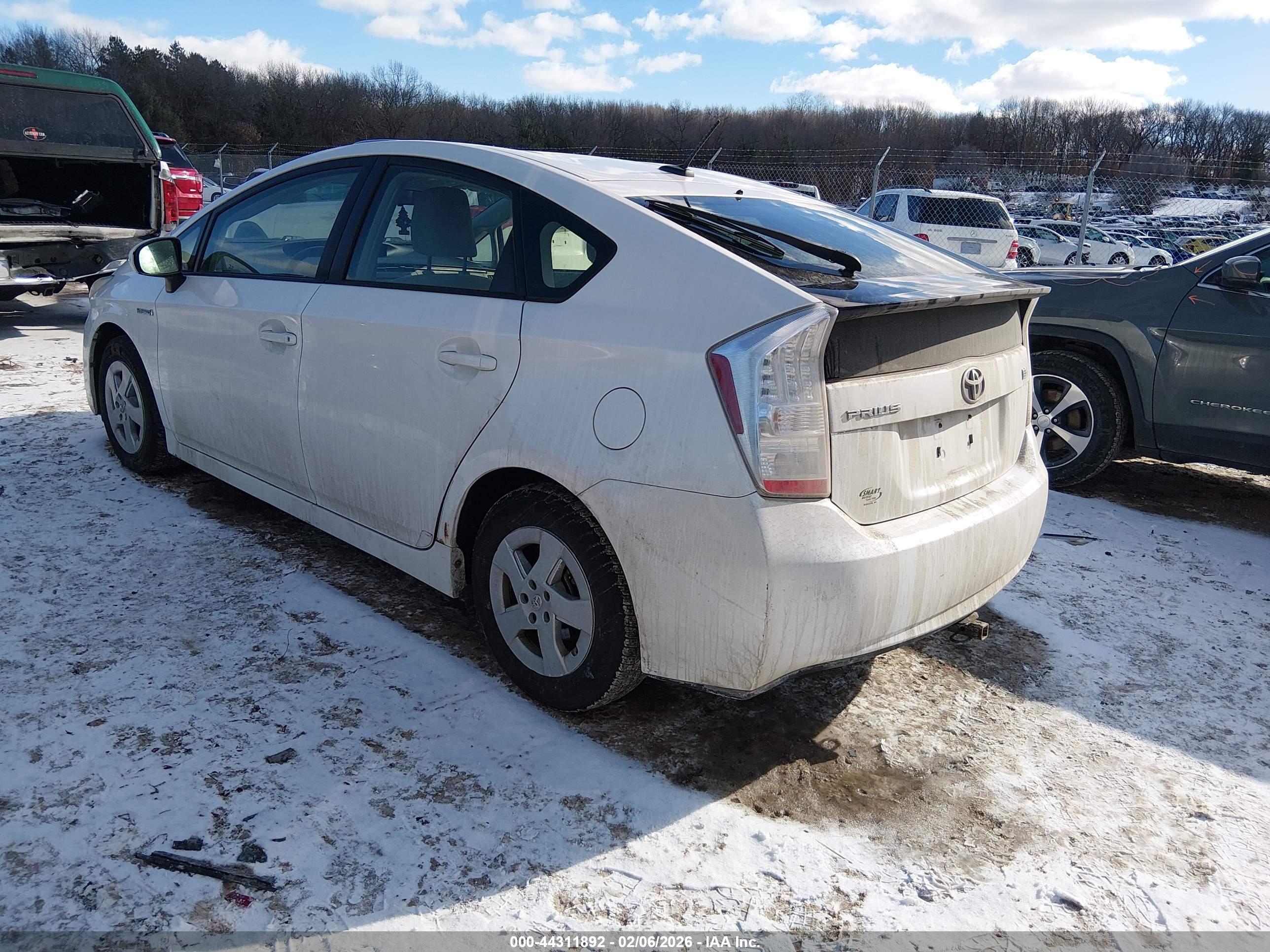 TOYOTA PRIUS image 3