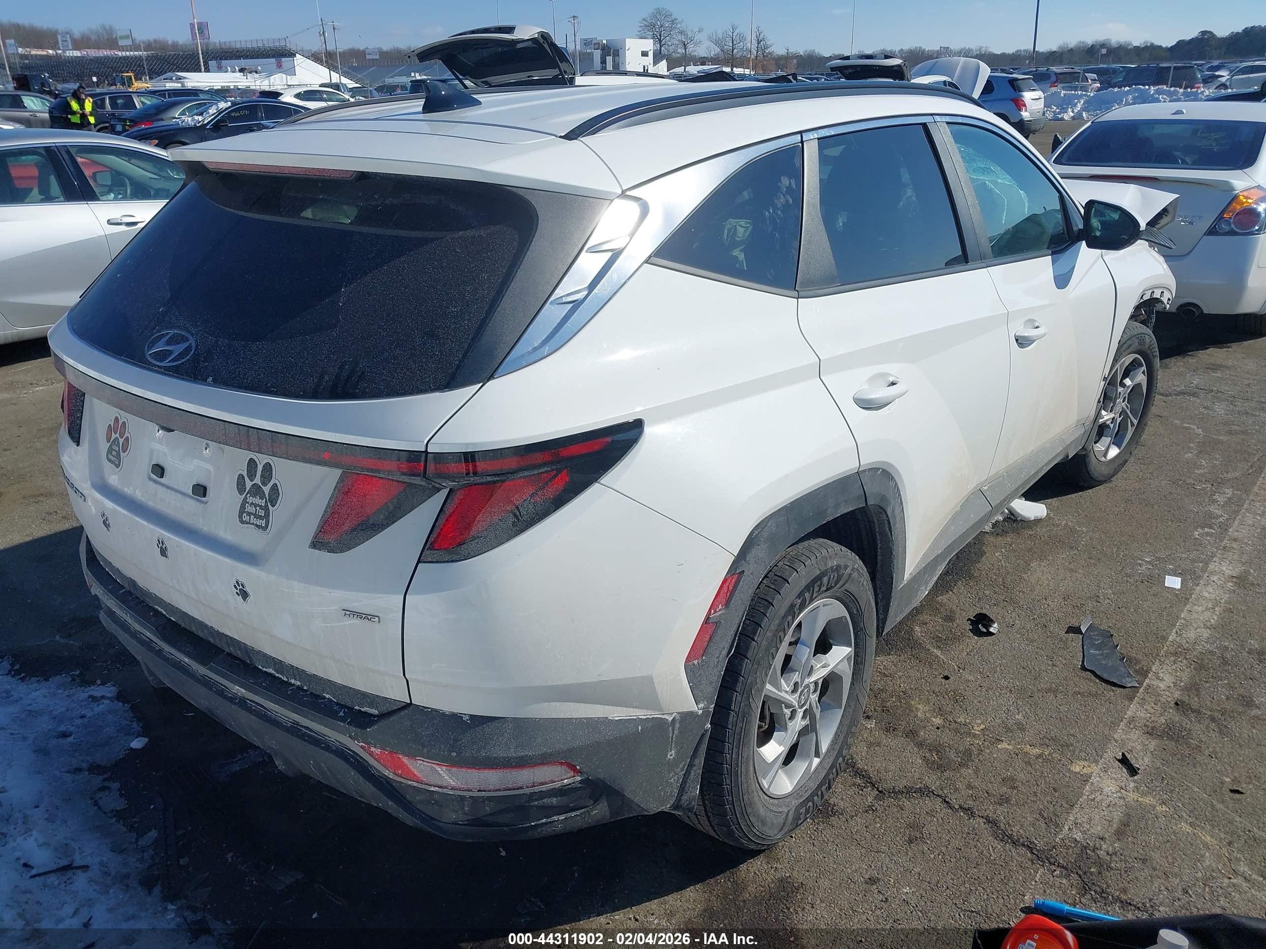 HYUNDAI TUCSON image 4
