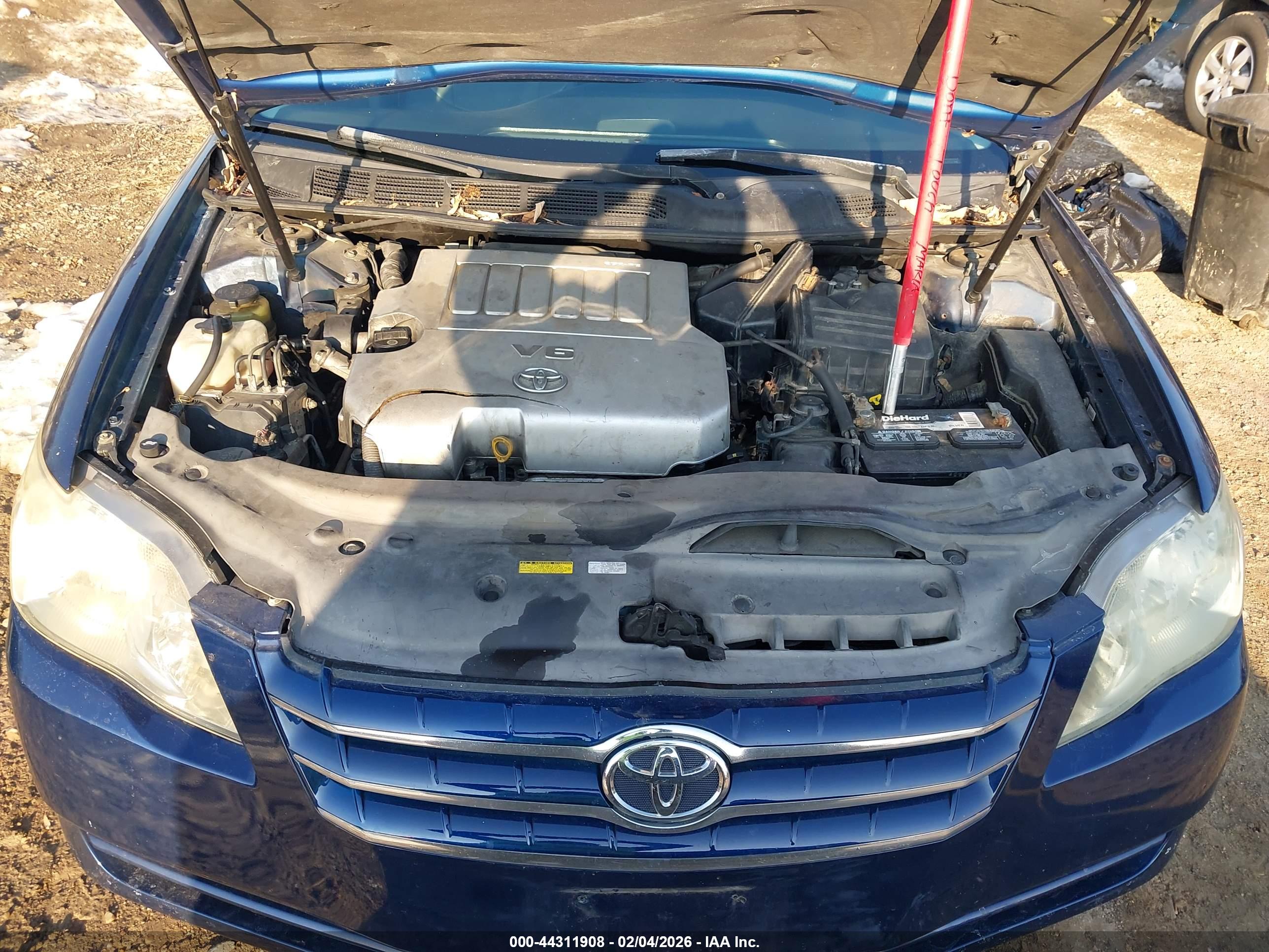TOYOTA AVALON image 10